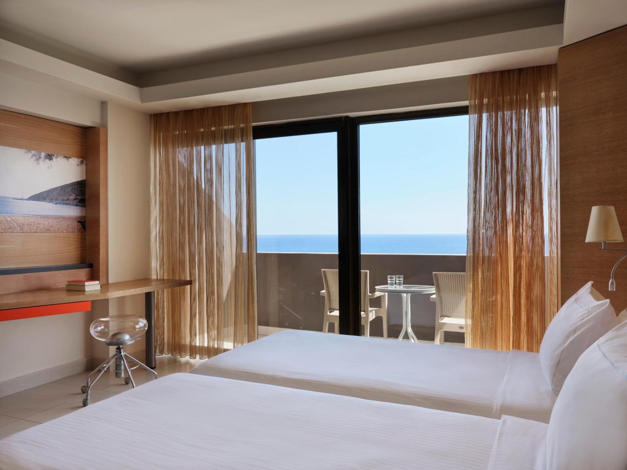 Double or Twin Room with Premium Front Sea View
