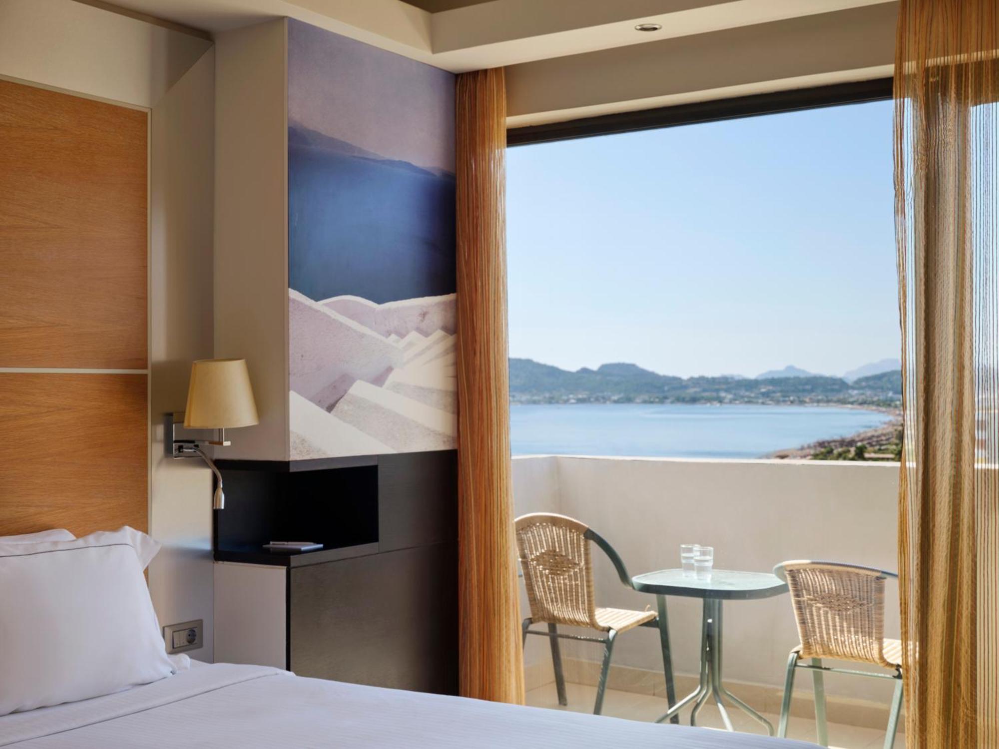 Double or Twin Room with Sea View