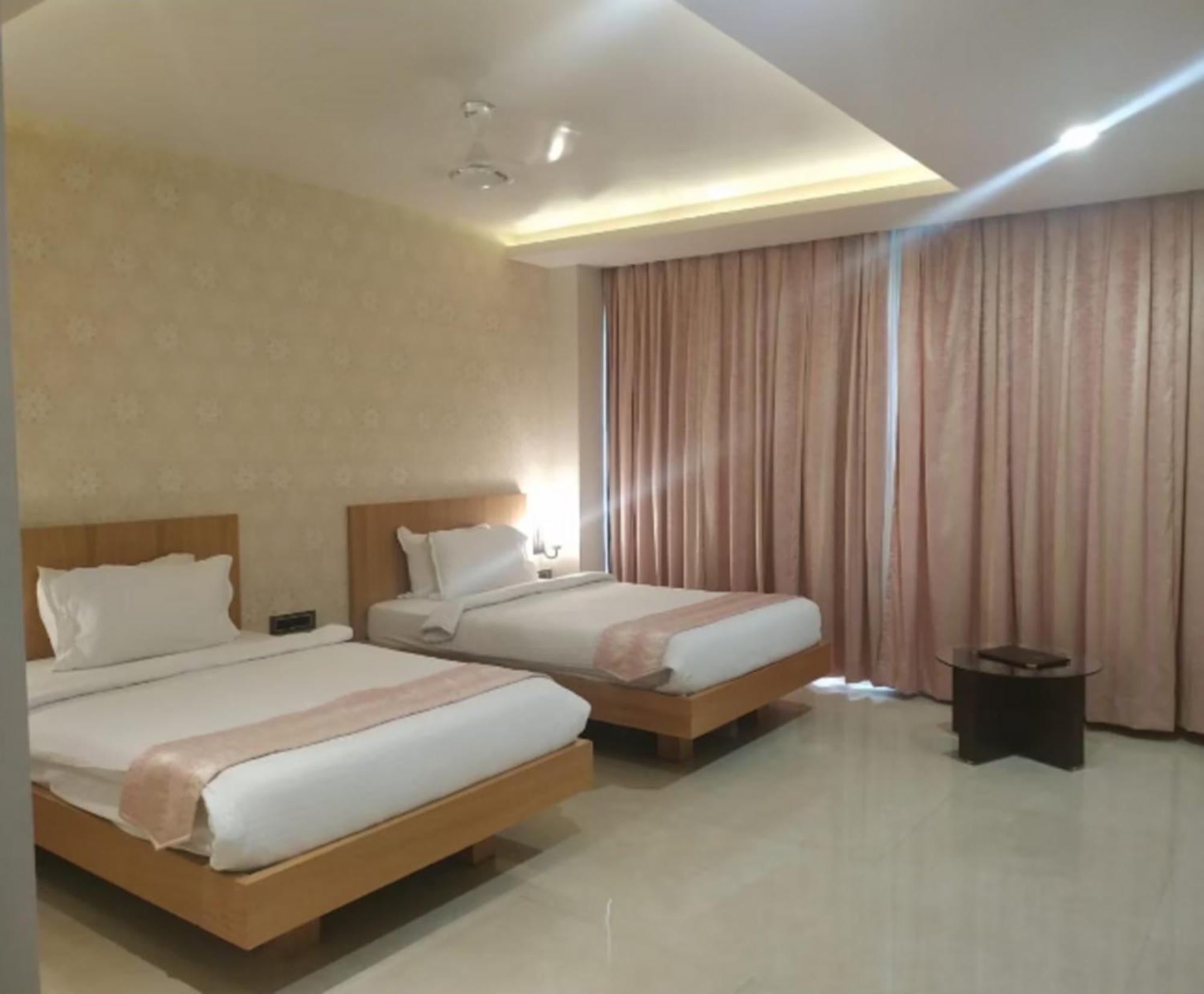 Double Room,1542680419:JPEG