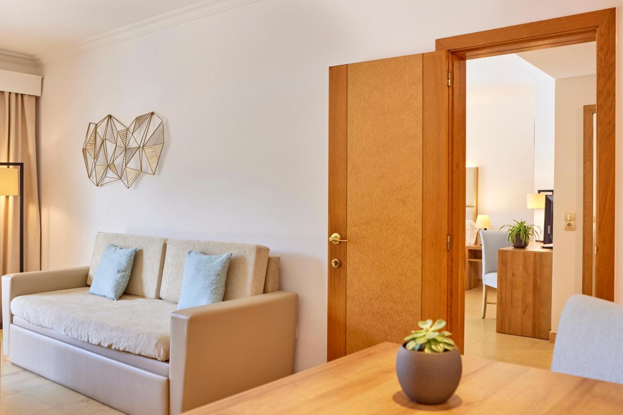 Suite 2 Chambres Communicantes - Vue sur Piscine