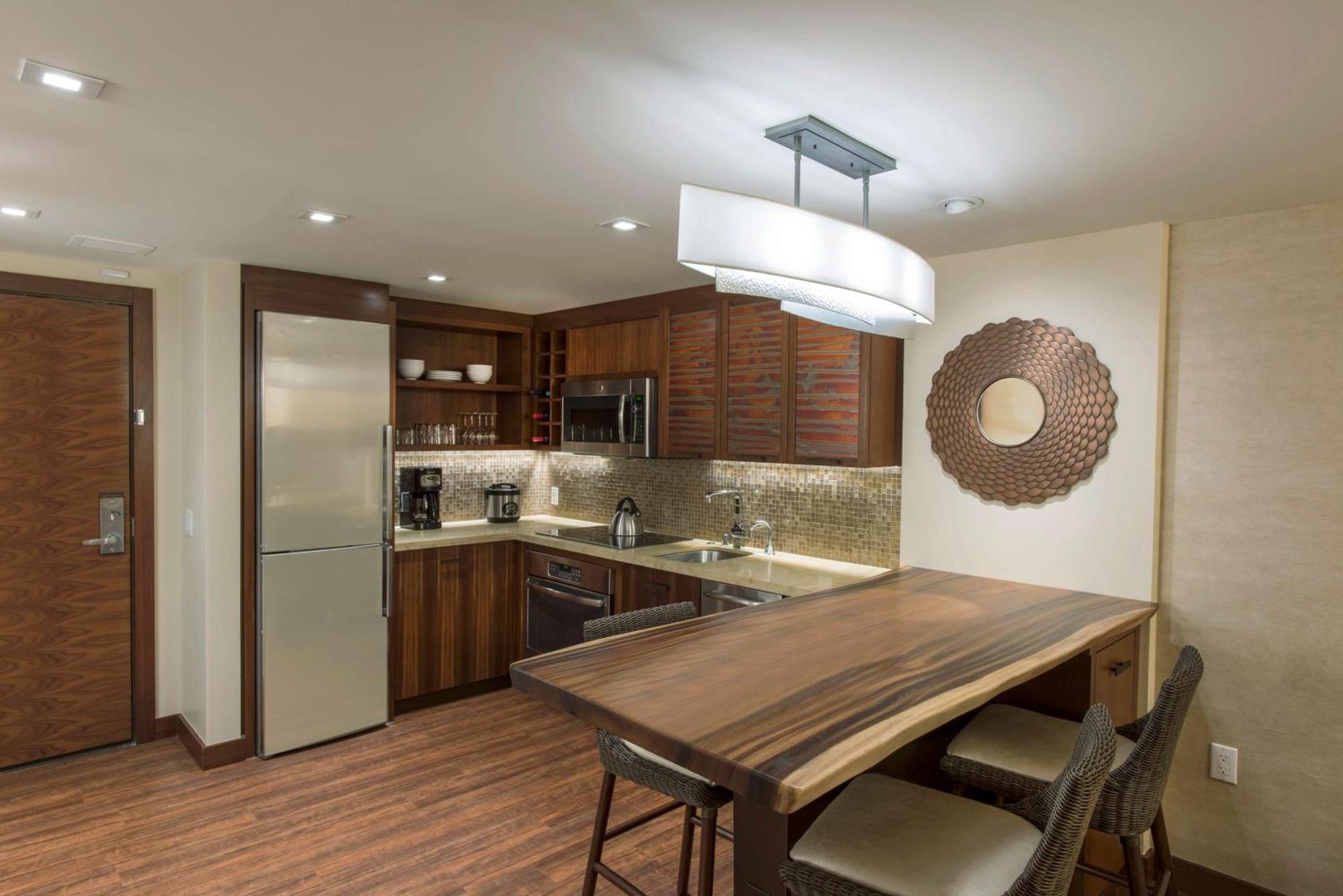 One-Bedroom Luxury Suite with Two Double Beds and Ocean View,1551652963:JPEG