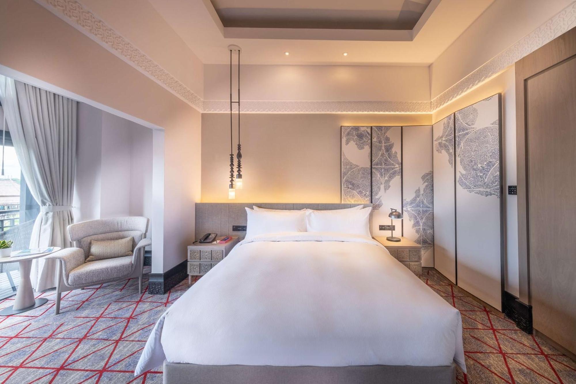 Executive King Room with Lake View