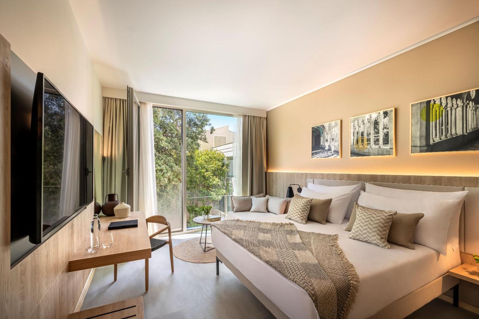 Special Offer: Standard Twin Room with Park View - Free Airport Transfer
