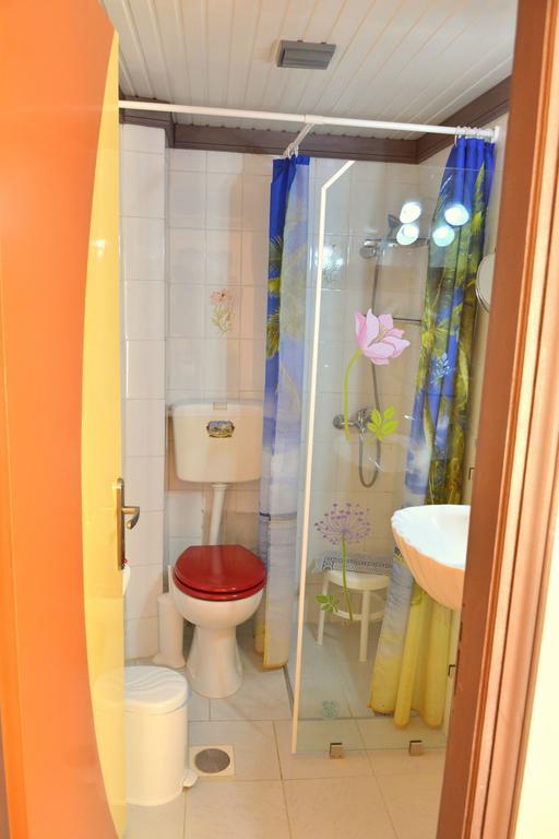 Studio (1 Adult)