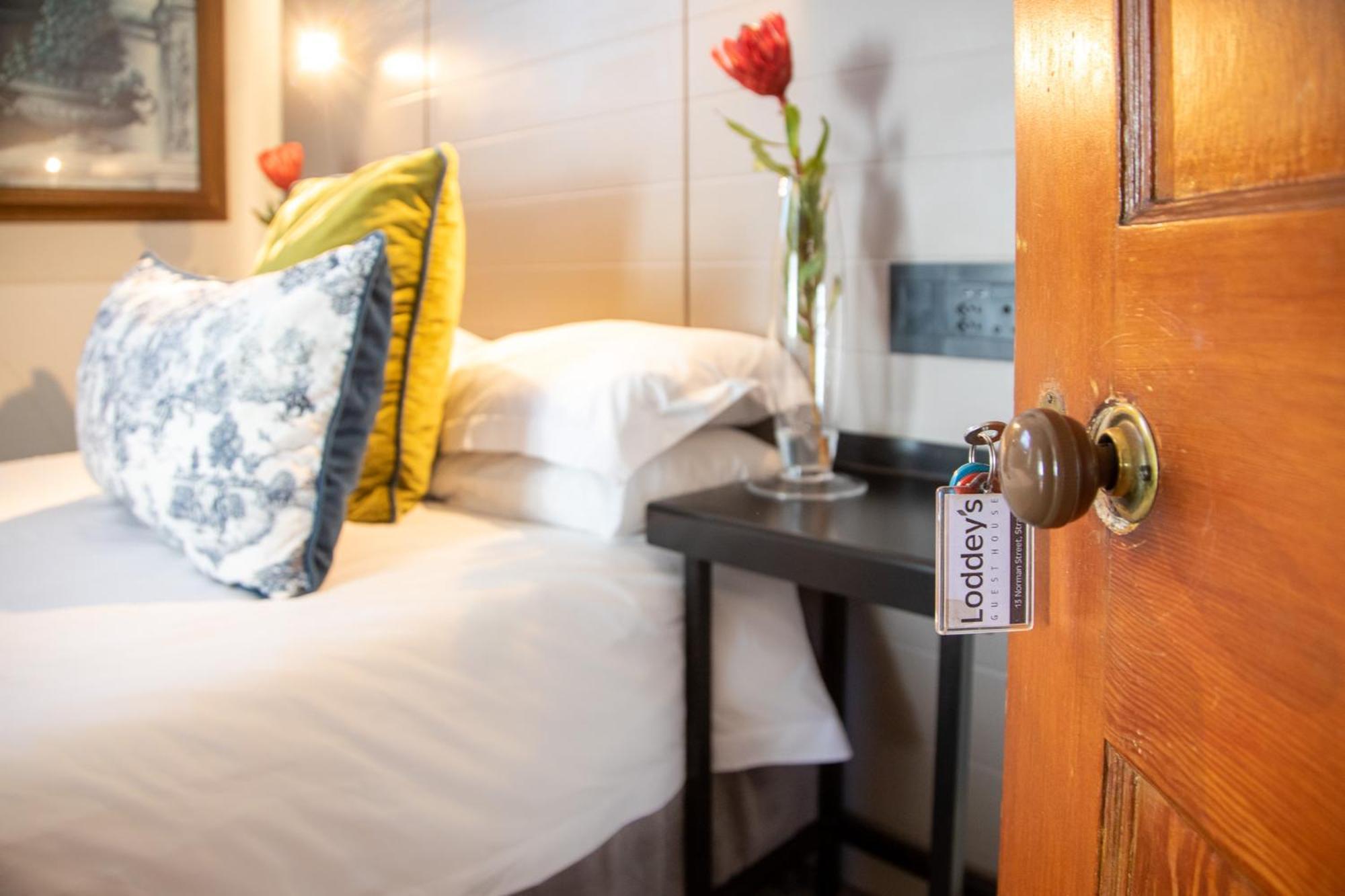 Double Room,1567387571:JPEG