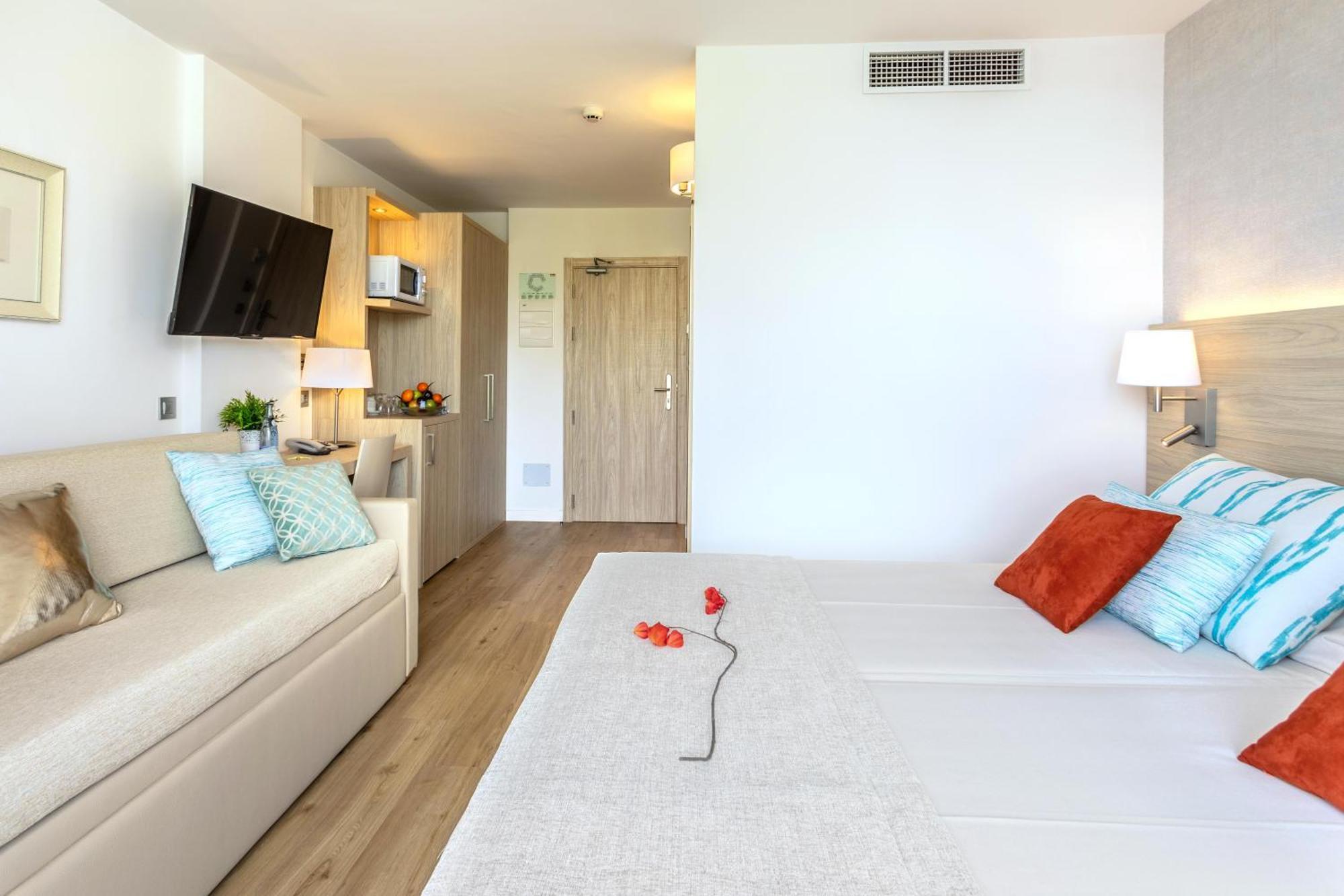 Double Room,1627205445:JPEG