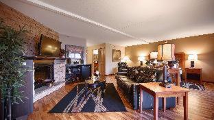 Deluxe Queen Room with Two Queen Beds - Non-Smoking