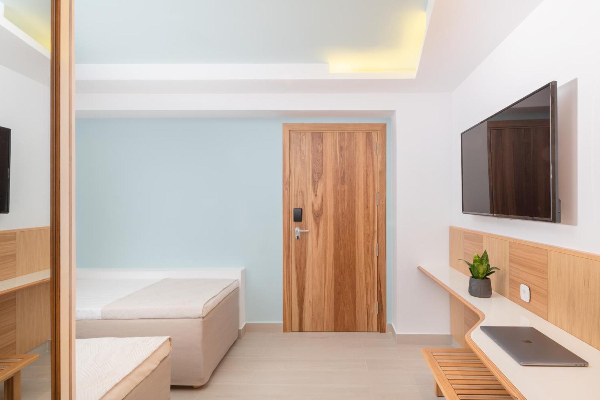 Hébergement Familial 2 Chambres - Vue sur Piscine ou Mer