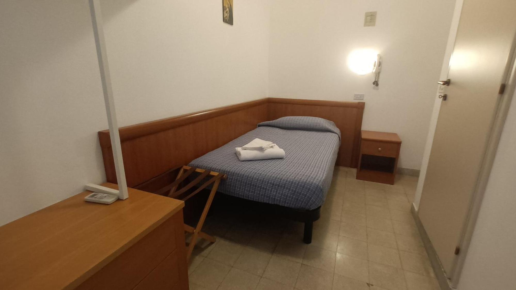 Single Room with Sided Sea View