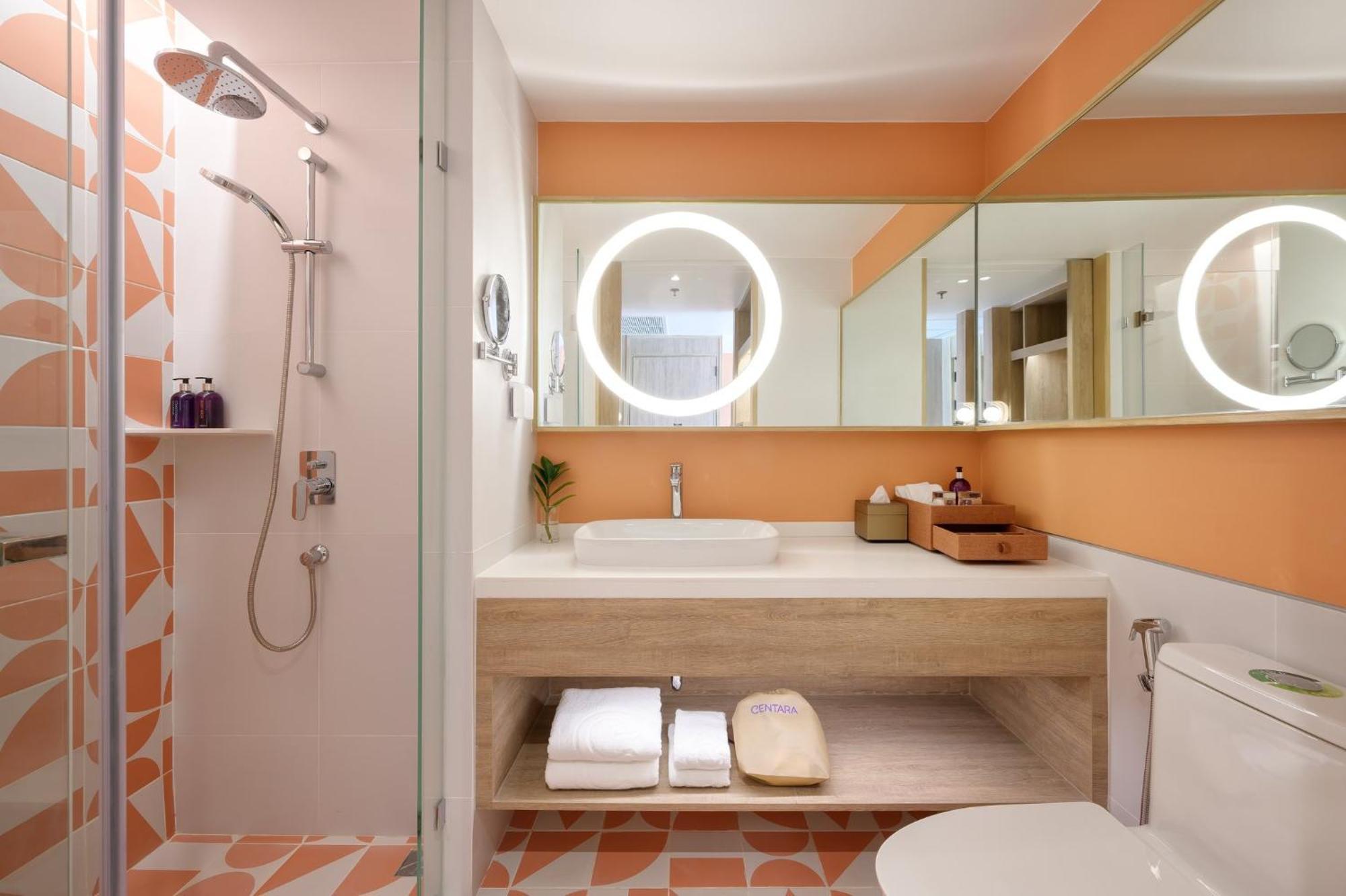 Deluxe Pool View King,1592877066:JPEG