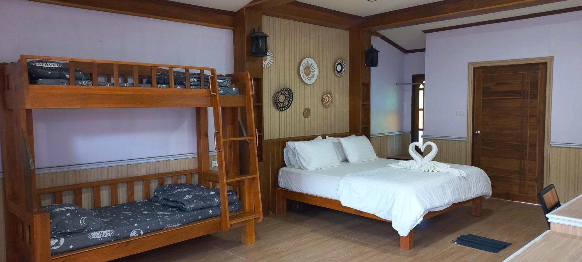 Deluxe Family Room