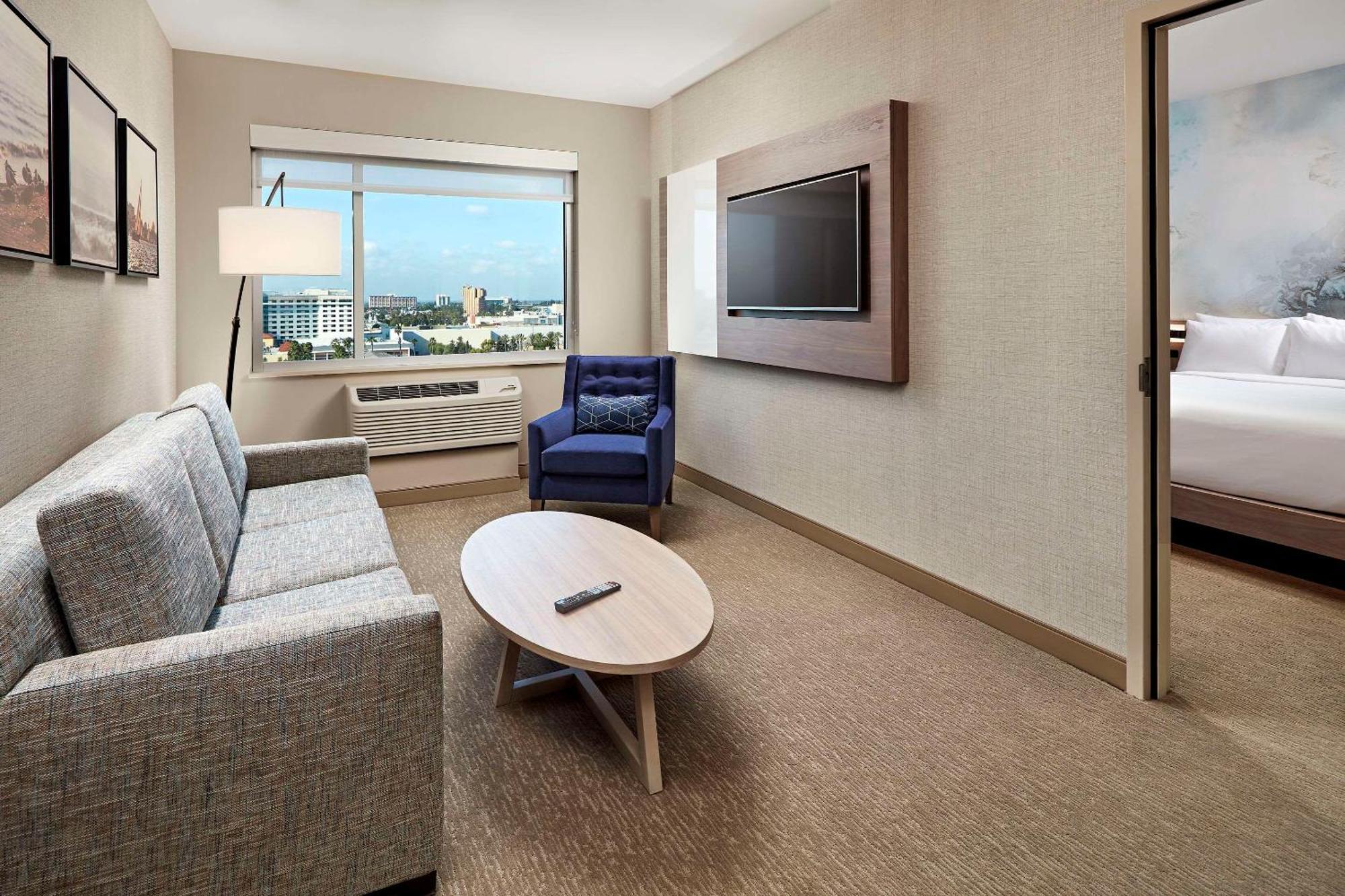 Queen Suite with Two Queen Beds and Sofa Bed - Non-Smoking