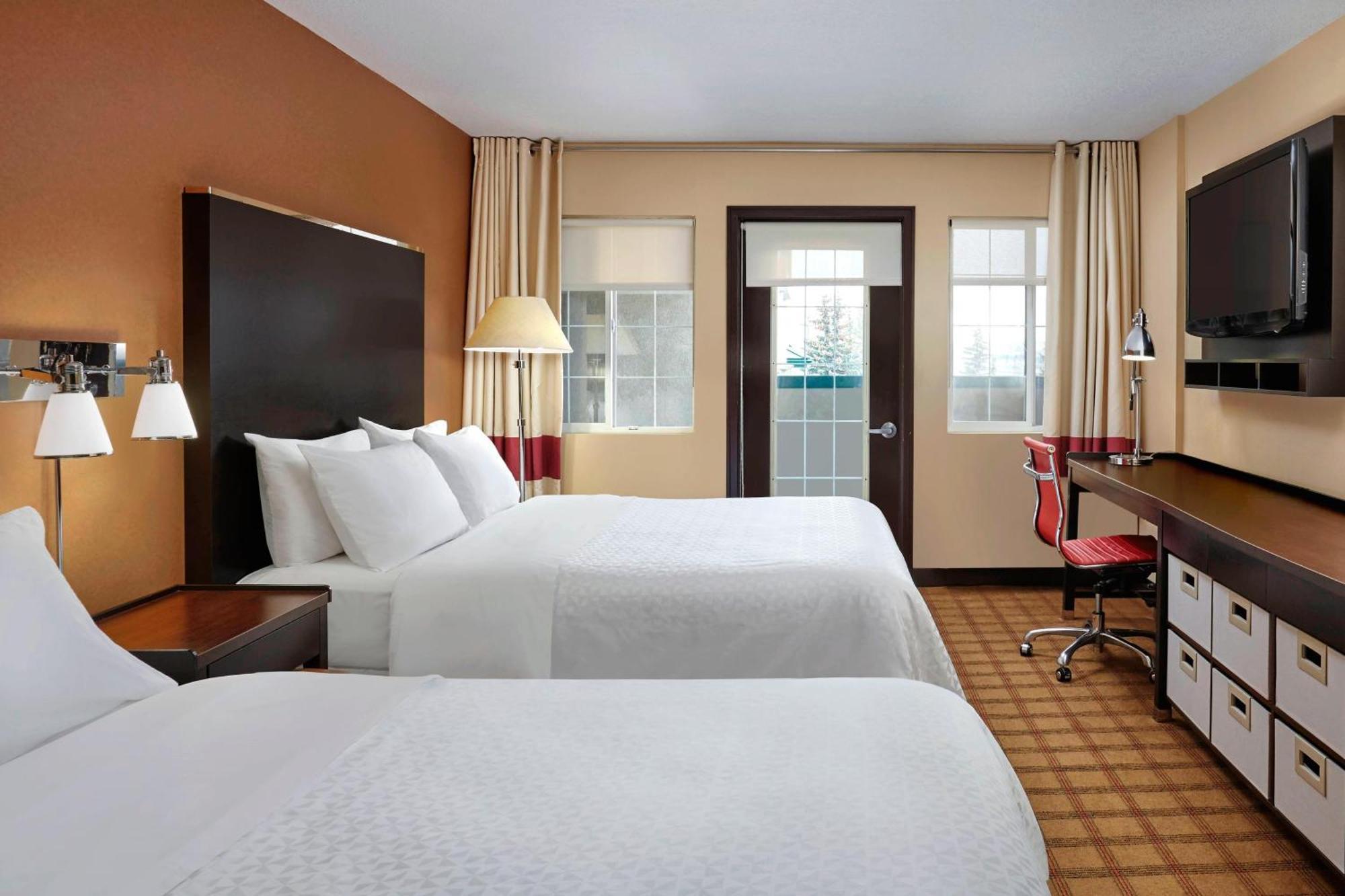 Guest room, 2 Queen, Balcony,1632991089:JPEG