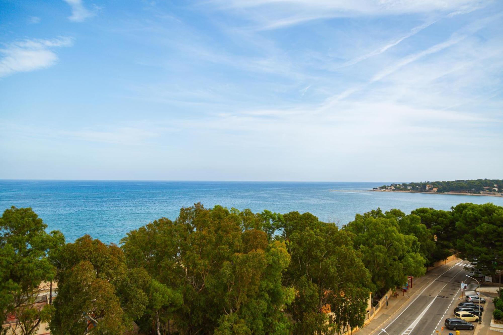 Double or Twin Room with Sea View (3 Adults)