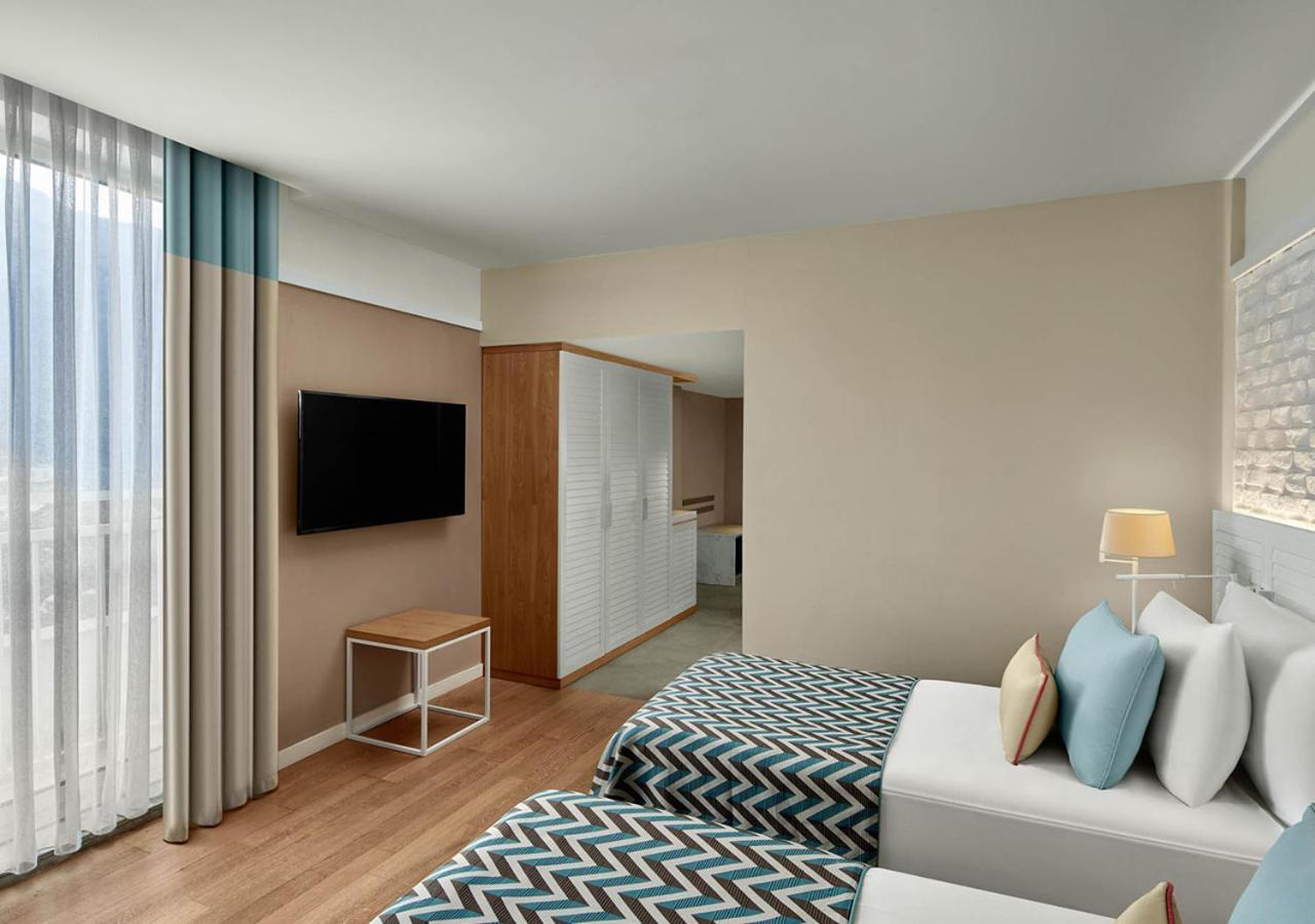Family Room,1643824347:JPEG