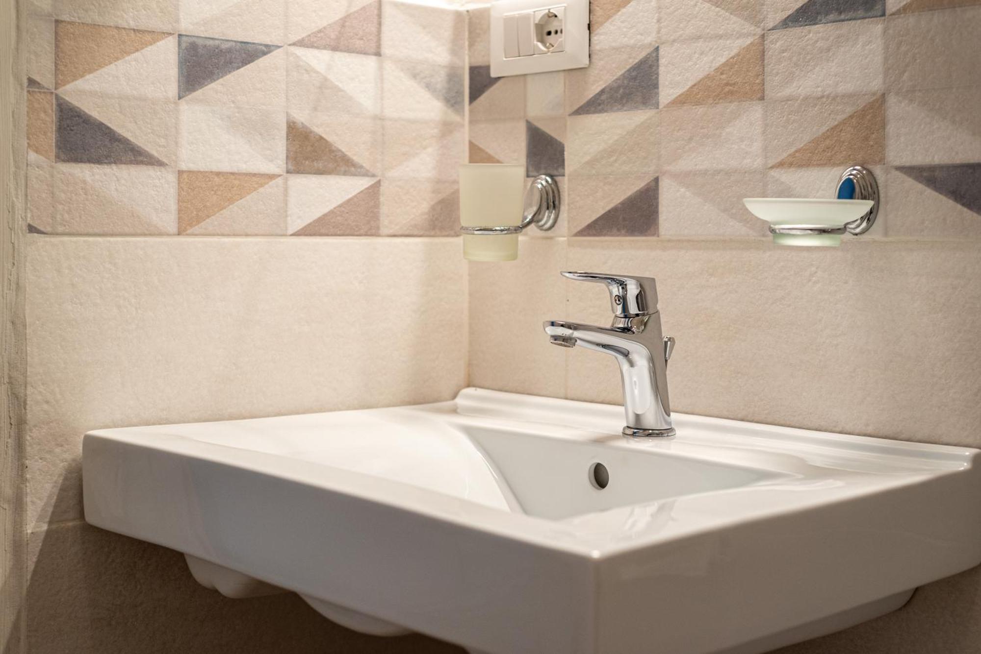 Double Room Private Bathroom