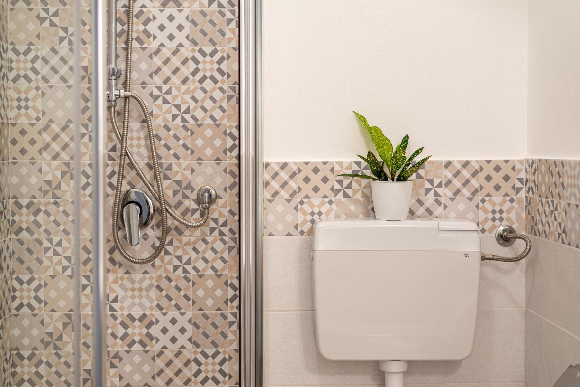 Double Room Private Bathroom