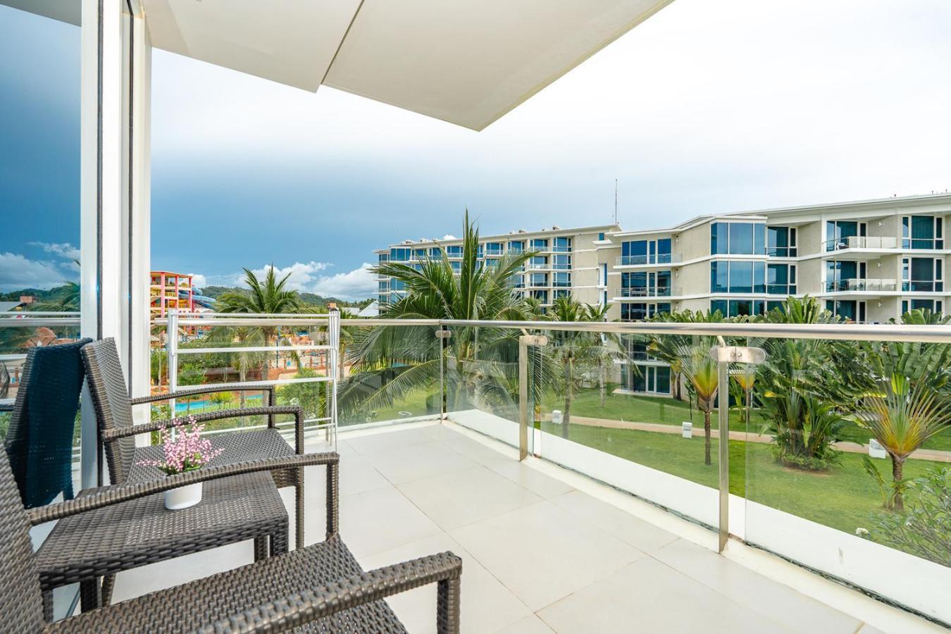 Deluxe Twin Room with Balcony