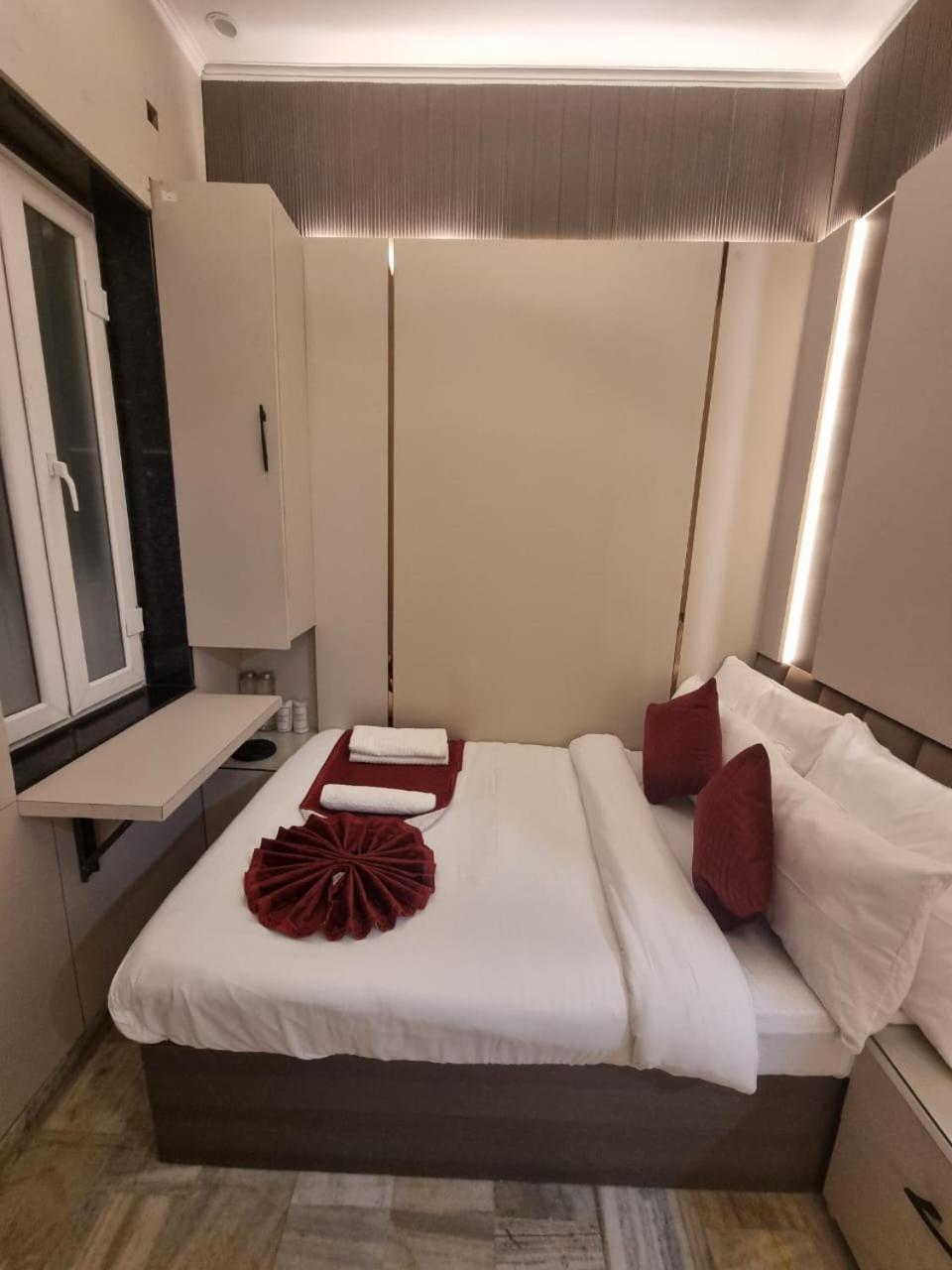 Budget Single Room,1646922671:JPEG