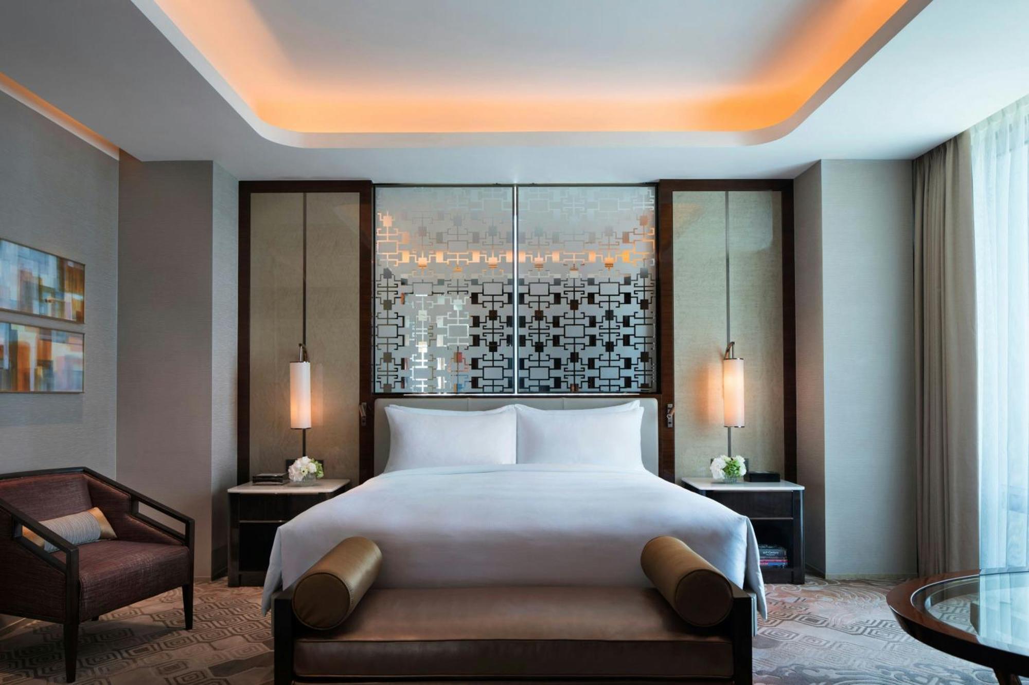 Chairman King Suite