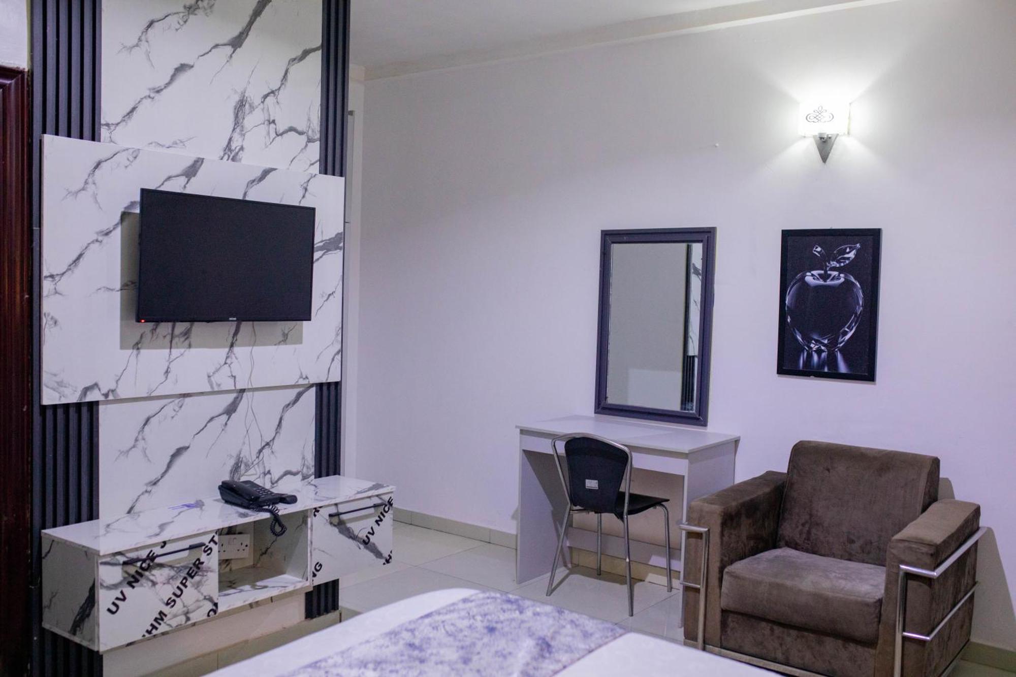 Superior King Room,1653165113:JPEG