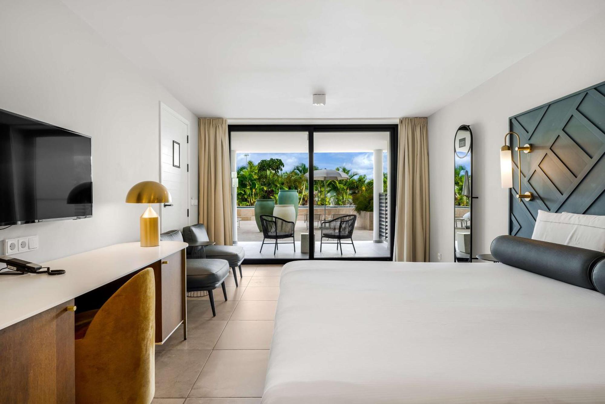 Deluxe King Room