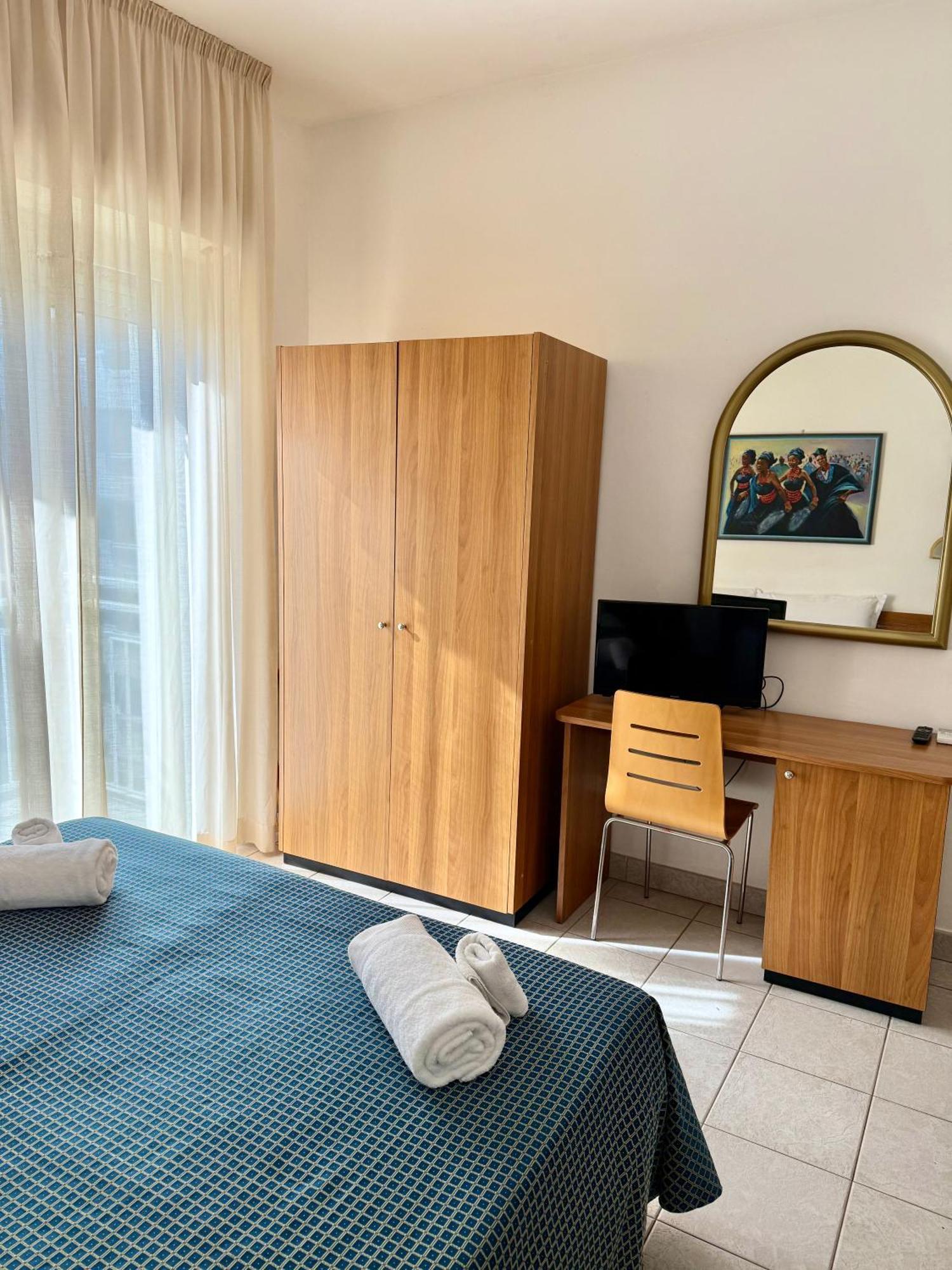 Deluxe Quadruple Room with Sided Sea View