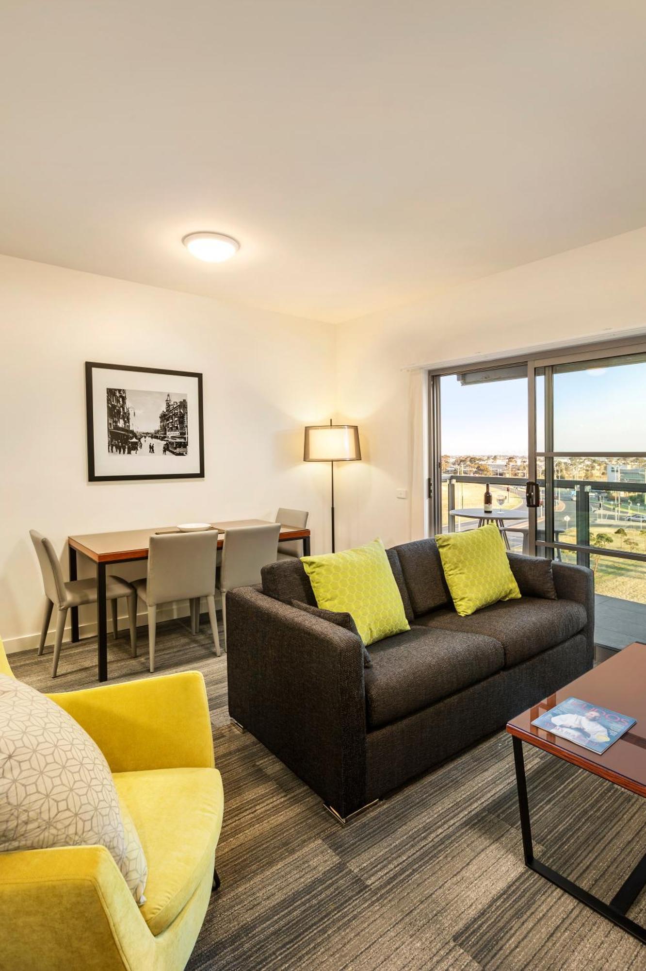 Premier One-Bedroom Apartment Balcony,1219775830:JPEG