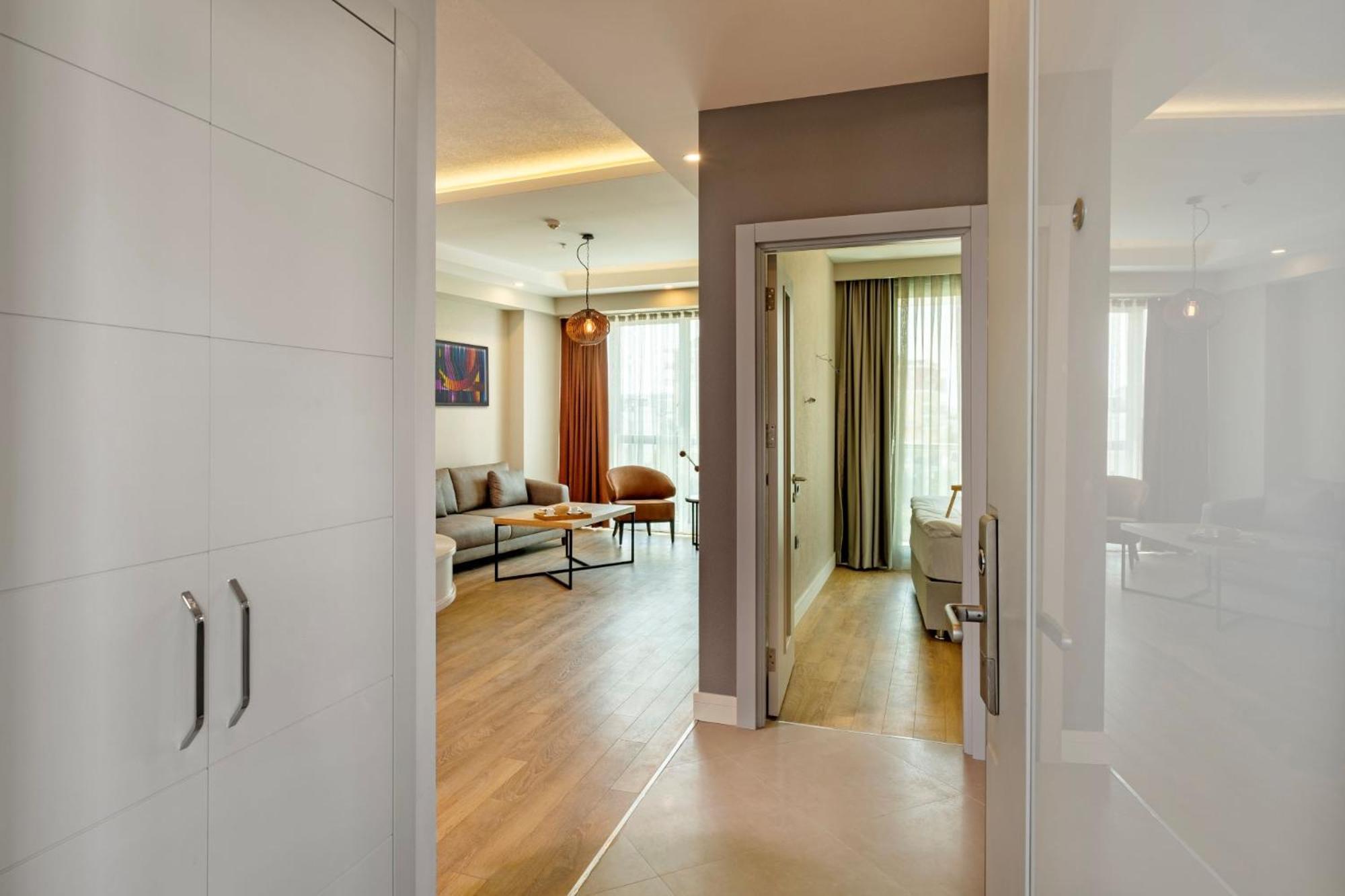 Suite with Garden View