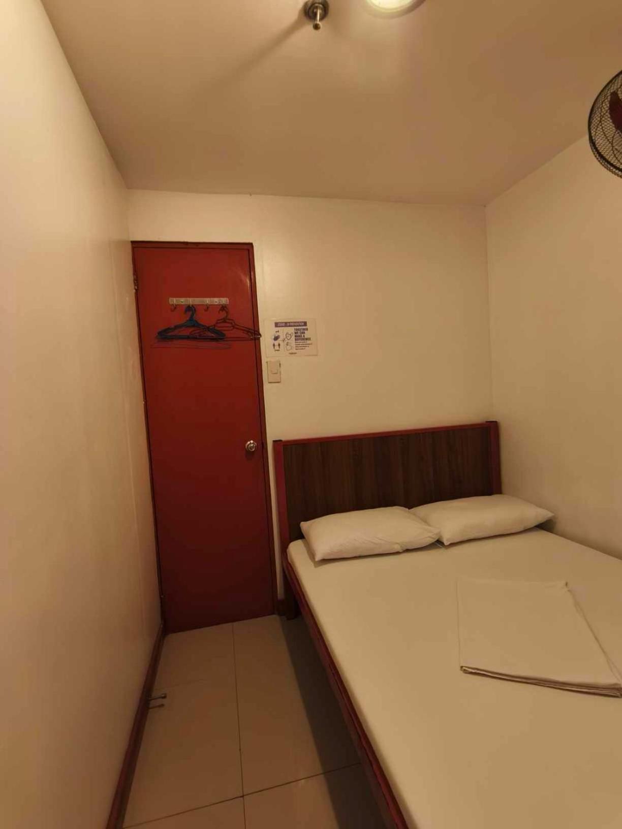 Chambre Double avec Climatisation et Salle de Bains Commune