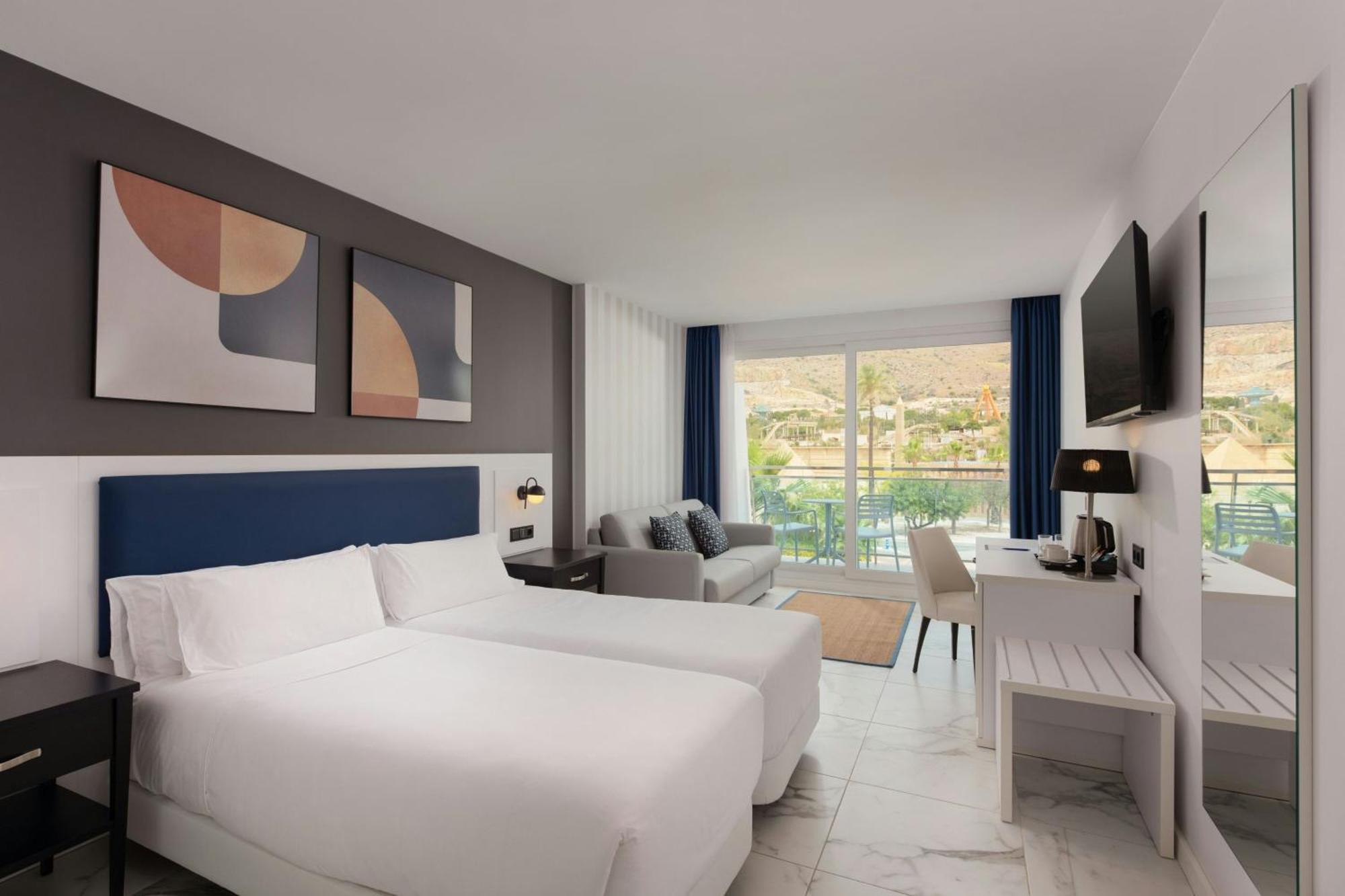 Chambre Lits Jumeaux avec Canapé-Lit et Balcon - Vue sur Montagne