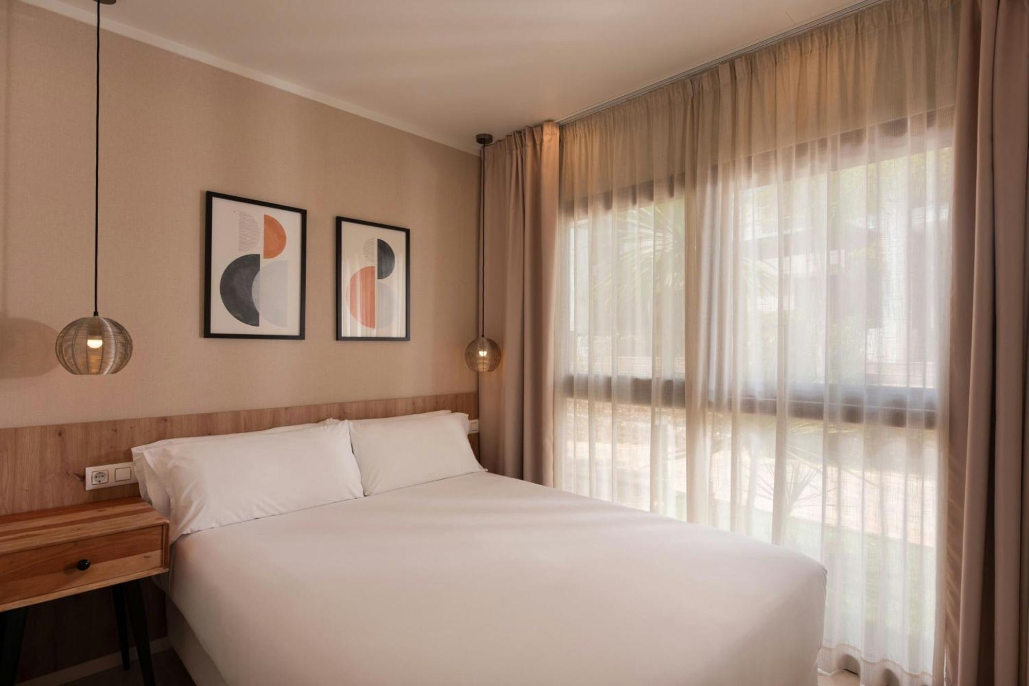 Three-Bedroom Comfort Pool Villa with Balcony and Resort View