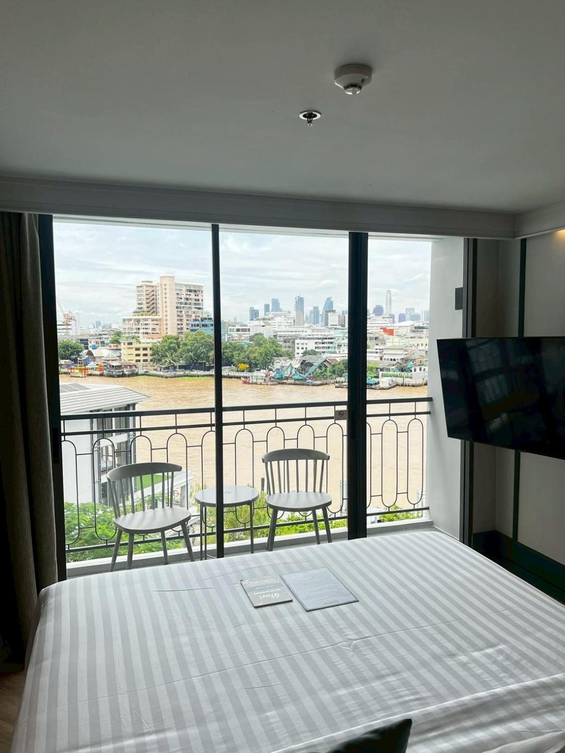 Chambre Familiale Lit King-Size - Vue sur la Rivière
