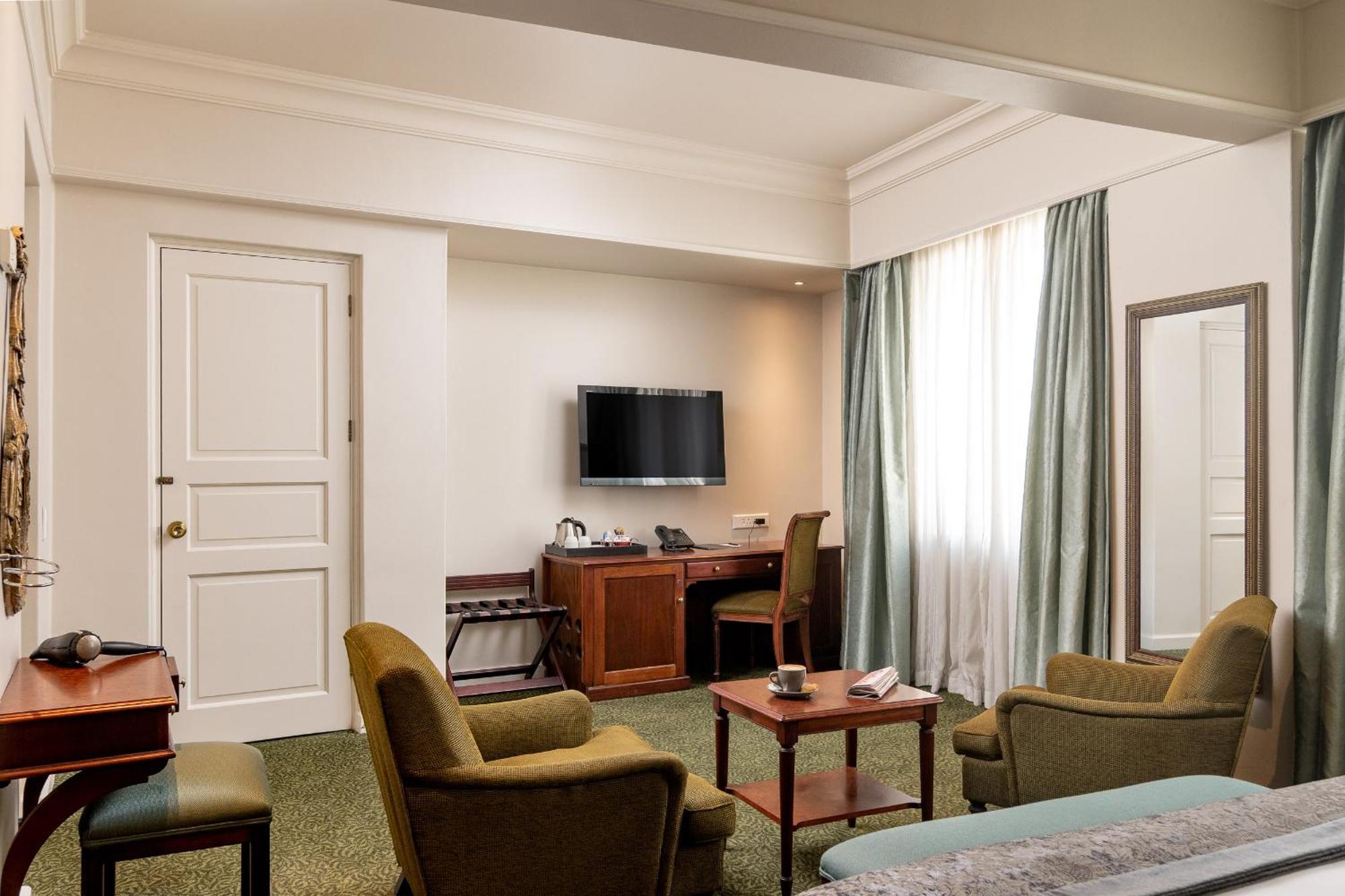 Executive Room Twin Beds Non Smoking,1730000249:JPEG