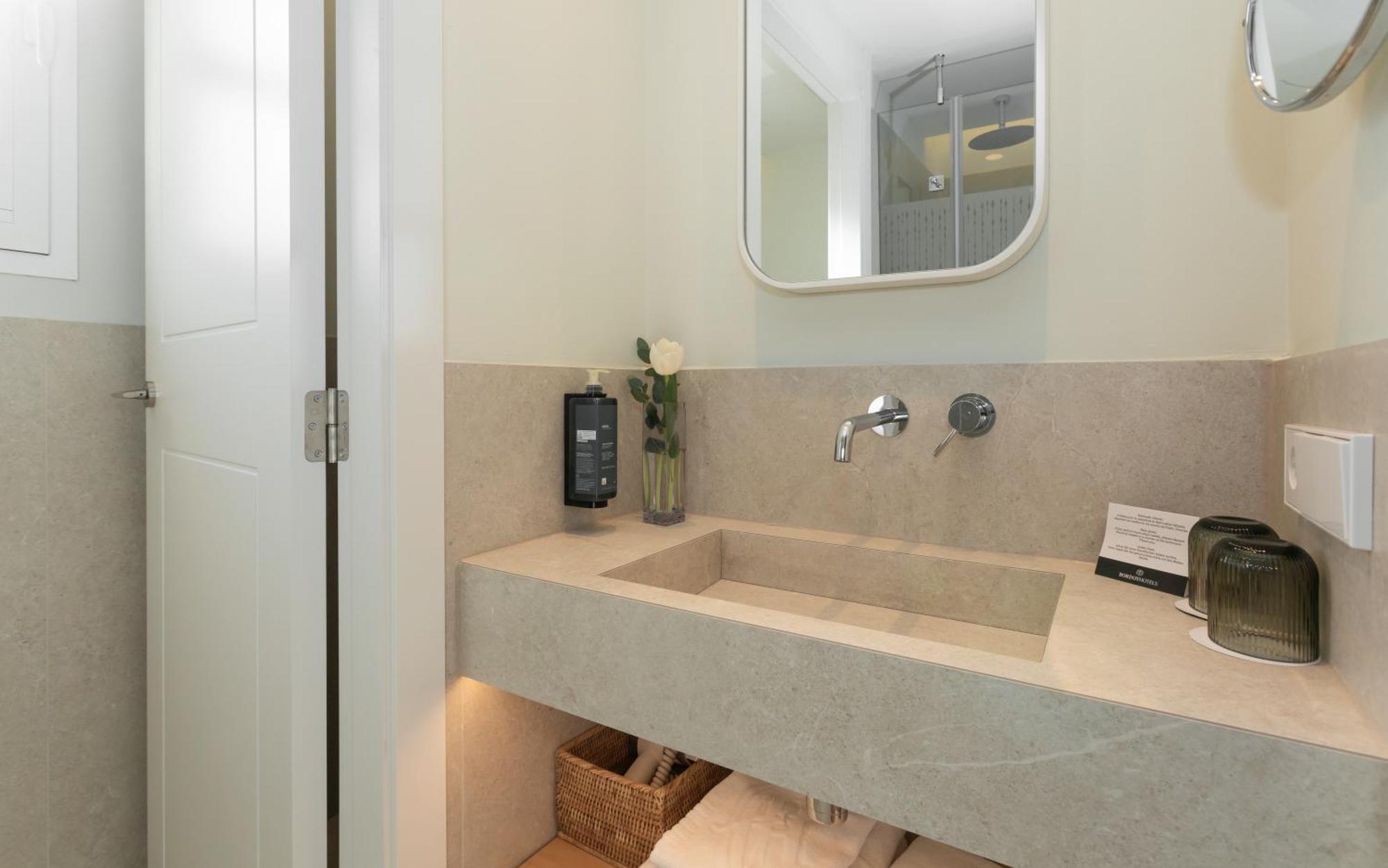Double Room with Balcony (2 Adults + 1 Child),1722929899:JPEG