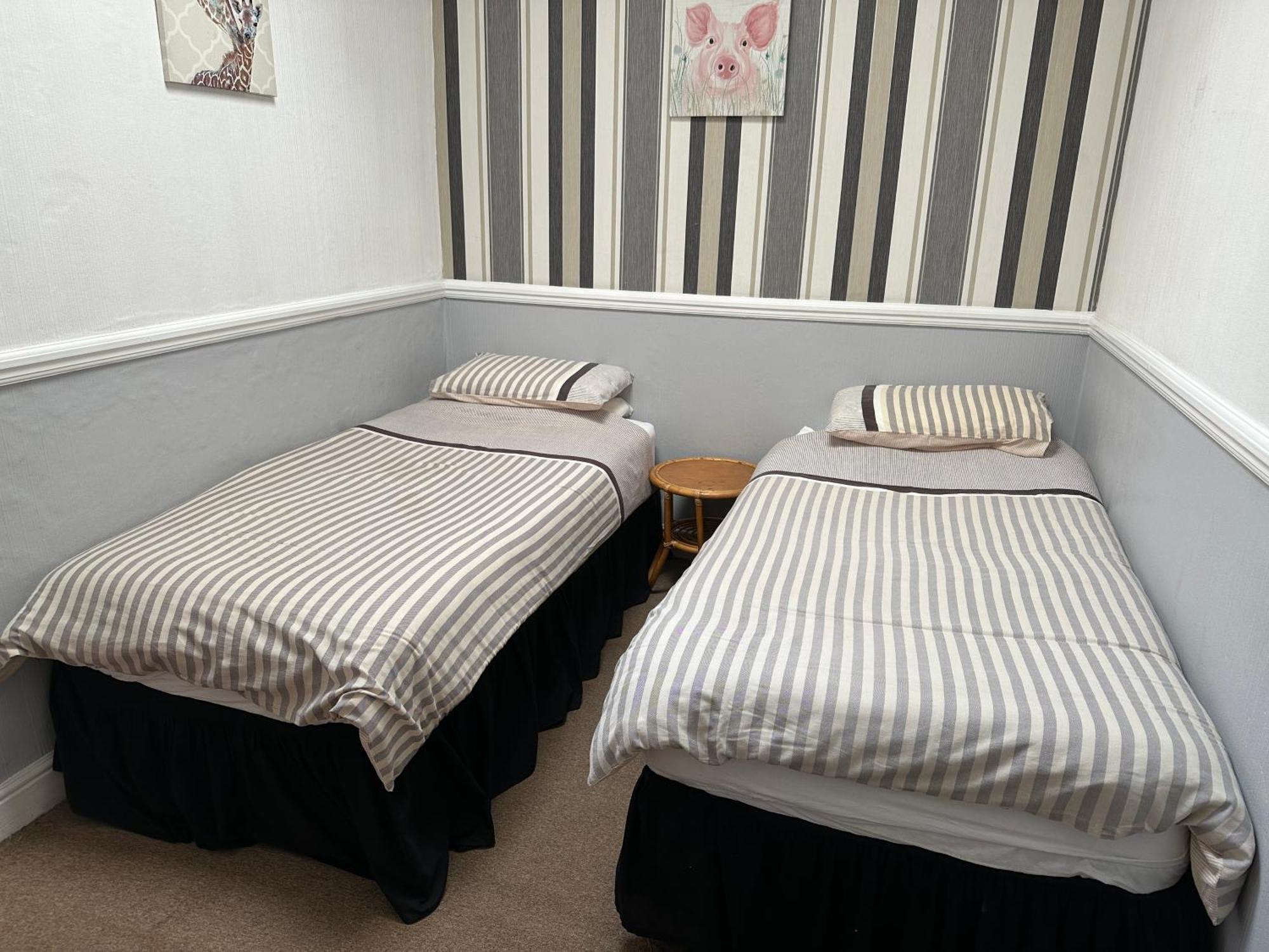 Chambre Familiale avec Salle de Bains
