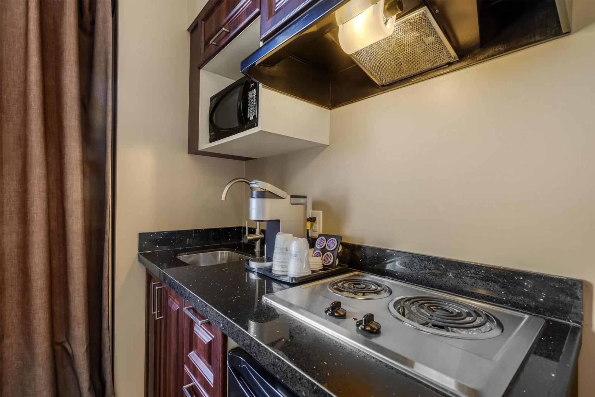 Queen Room with Two Queen Beds and Kitchenette - Non-Smoking