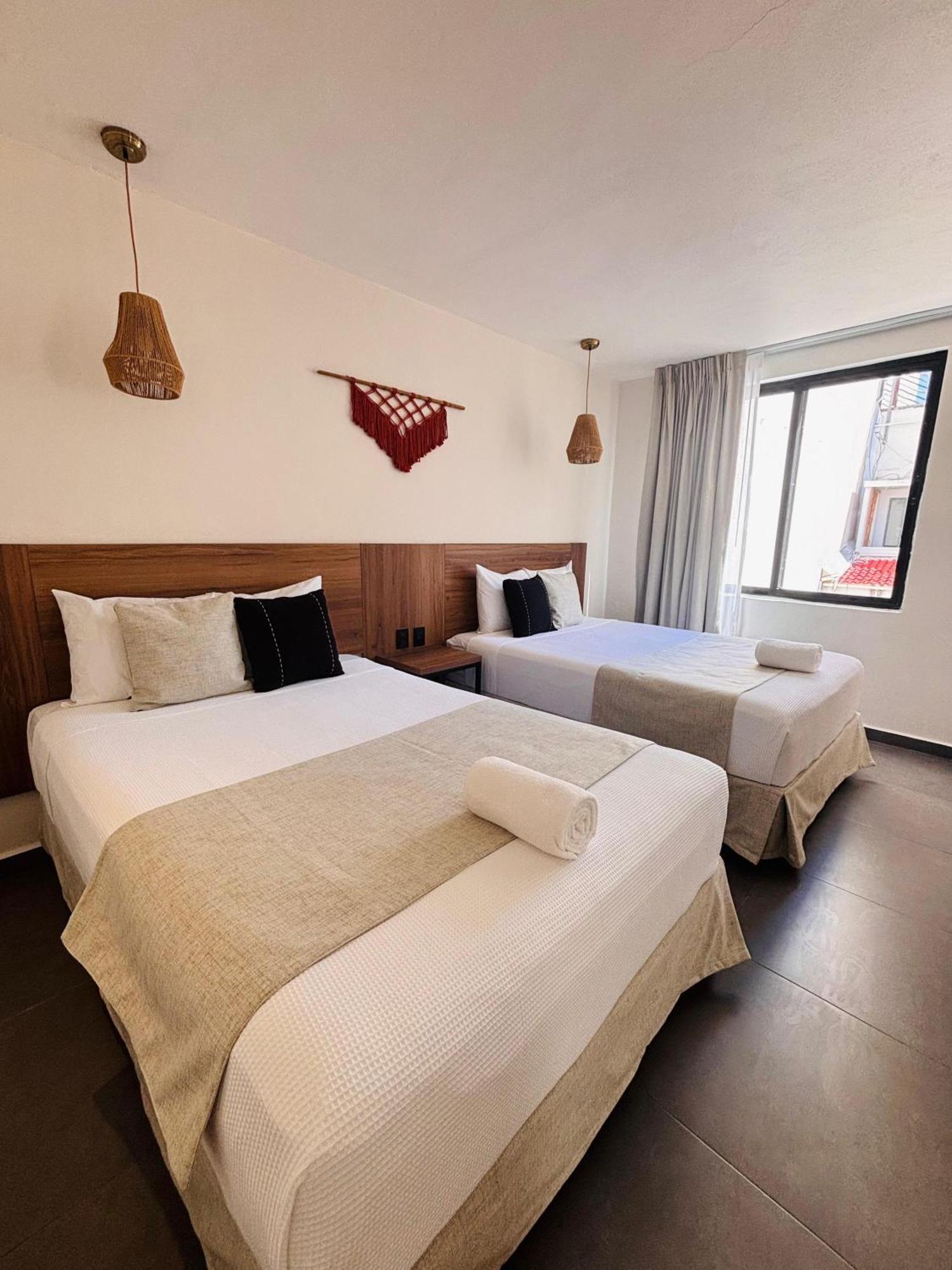 Twin Room,1743067360:JPEG