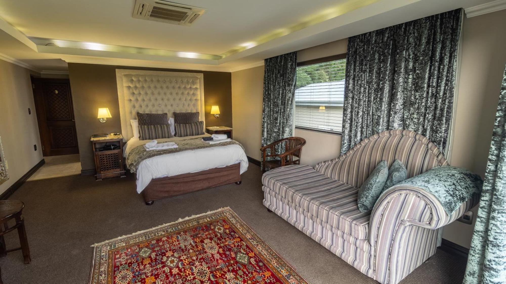 Deluxe Queen Room