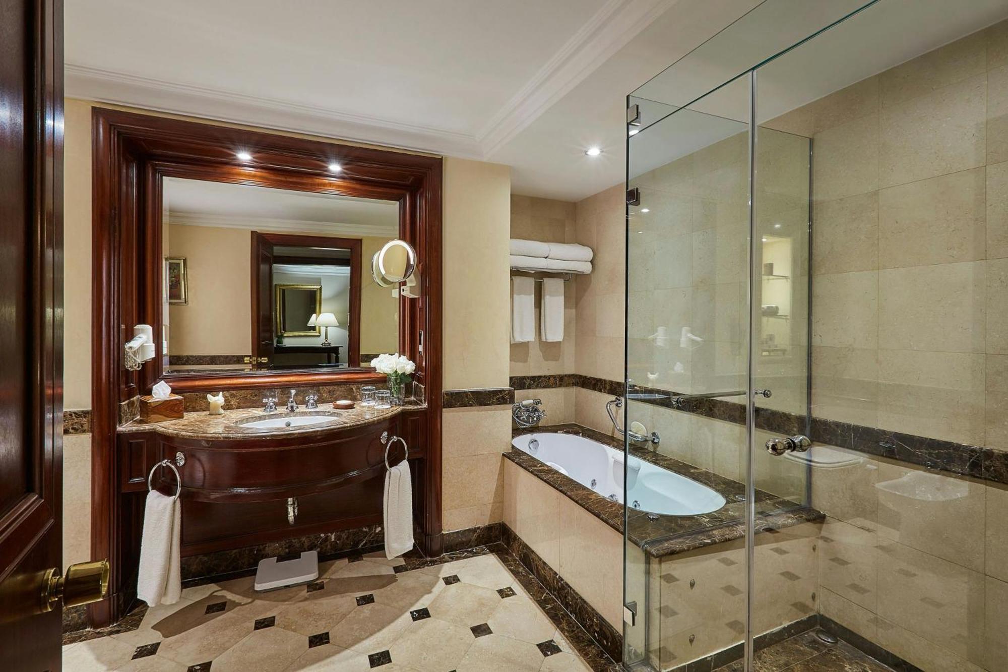 Chambre Double Deluxe avec 2 Lits - Accès au Jardin