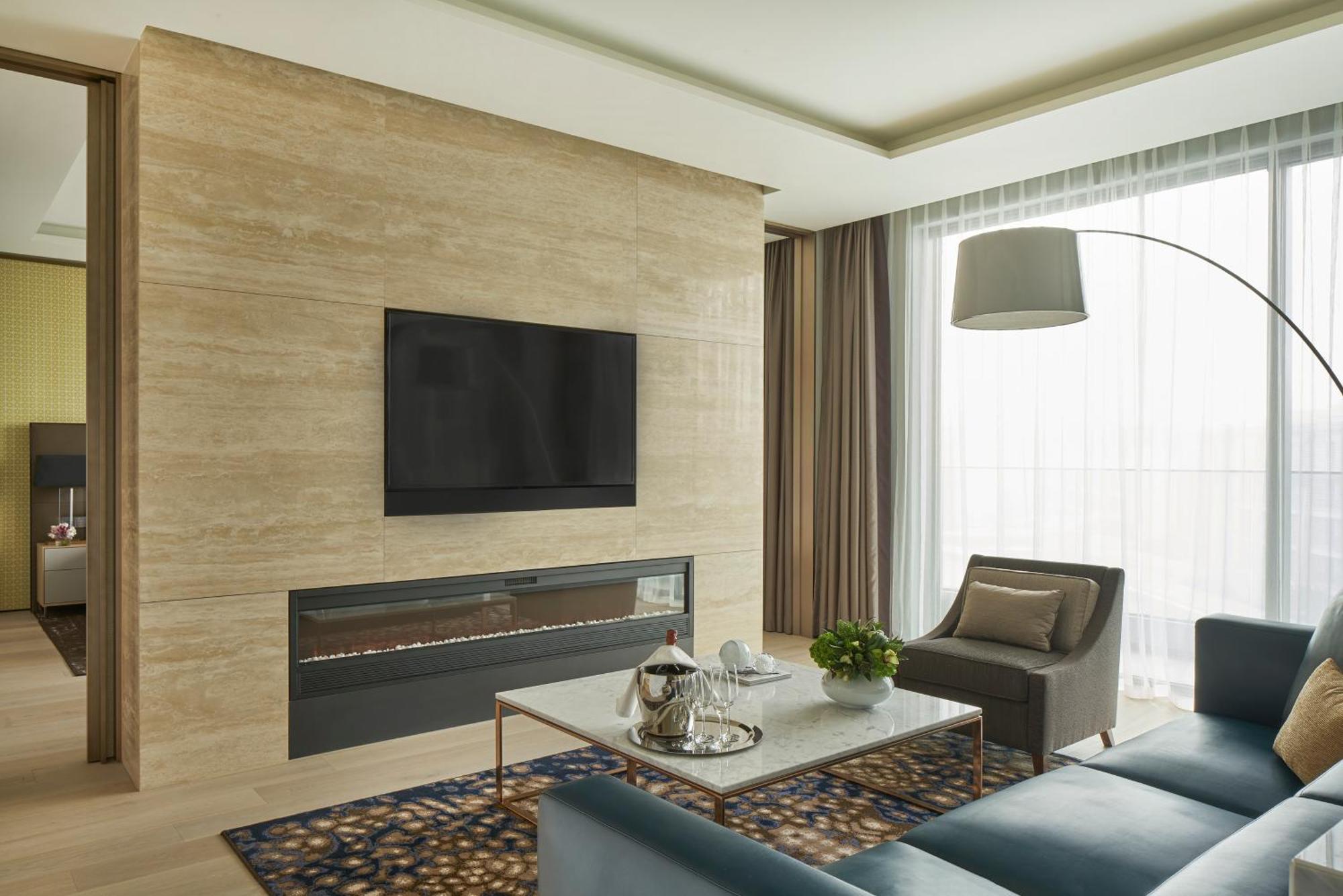 One-Bedroom Premier King Suite