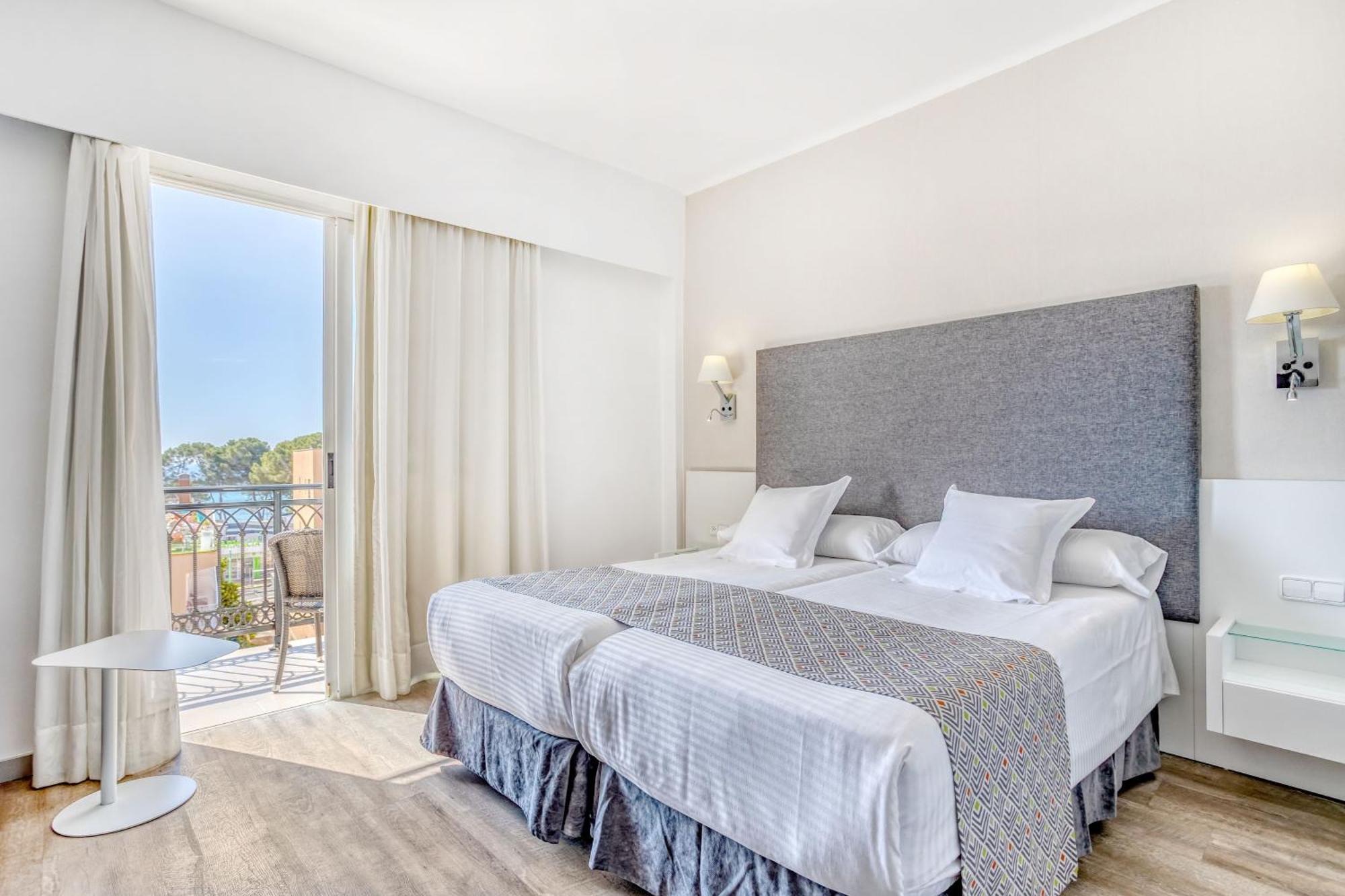 Chambre Double Premium (2 Adultes + 1 Enfant)