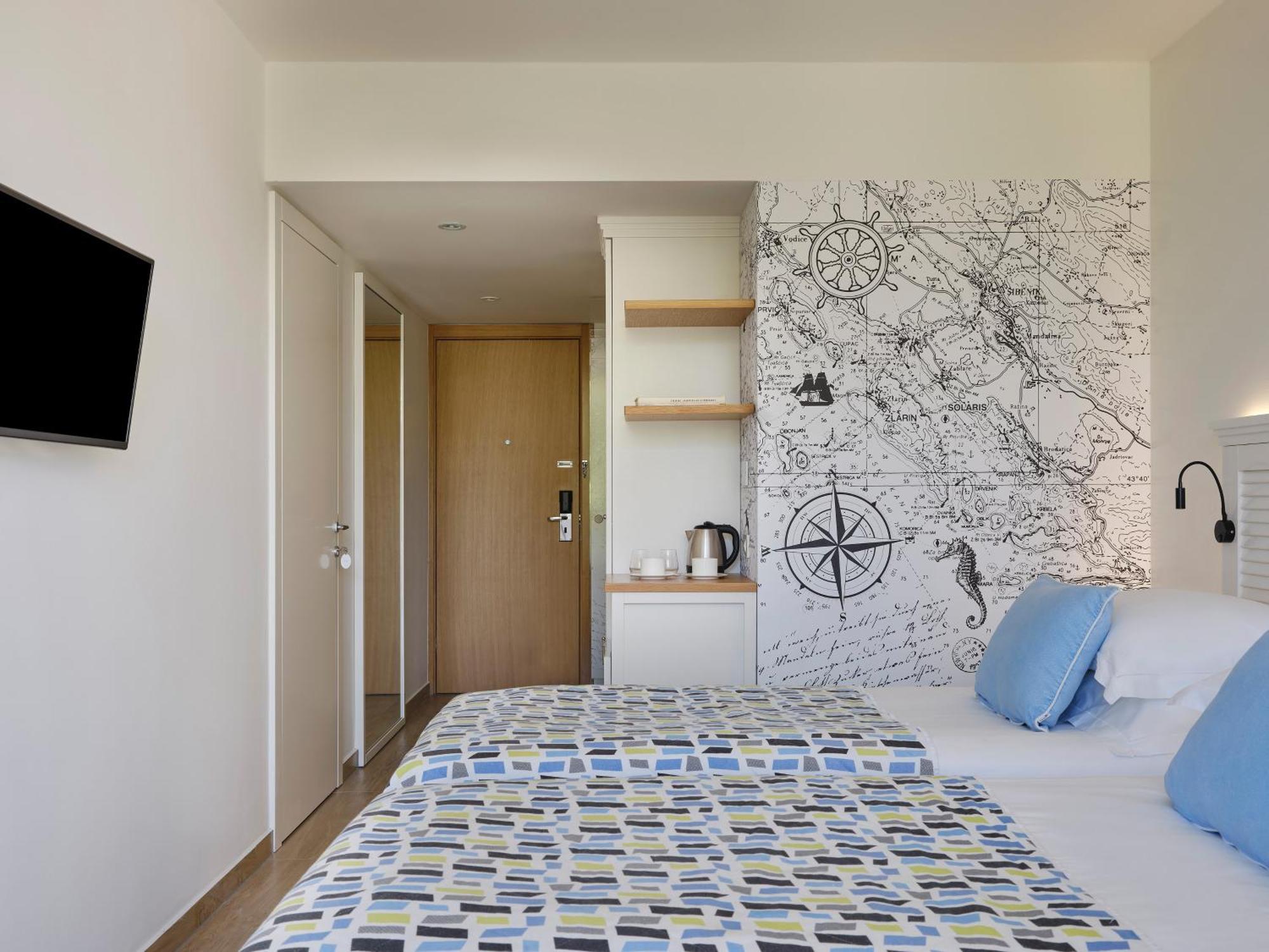 Chambre Double ou Lits Jumeaux - Vue sur Cour
