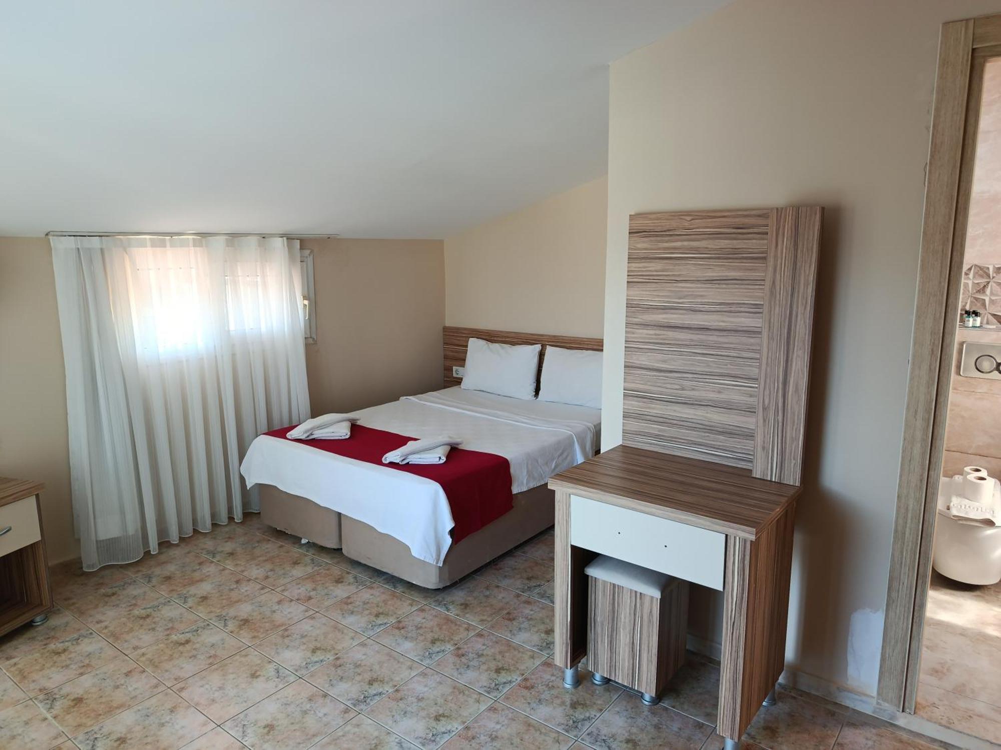 Chambre Double - Vue sur Piscine