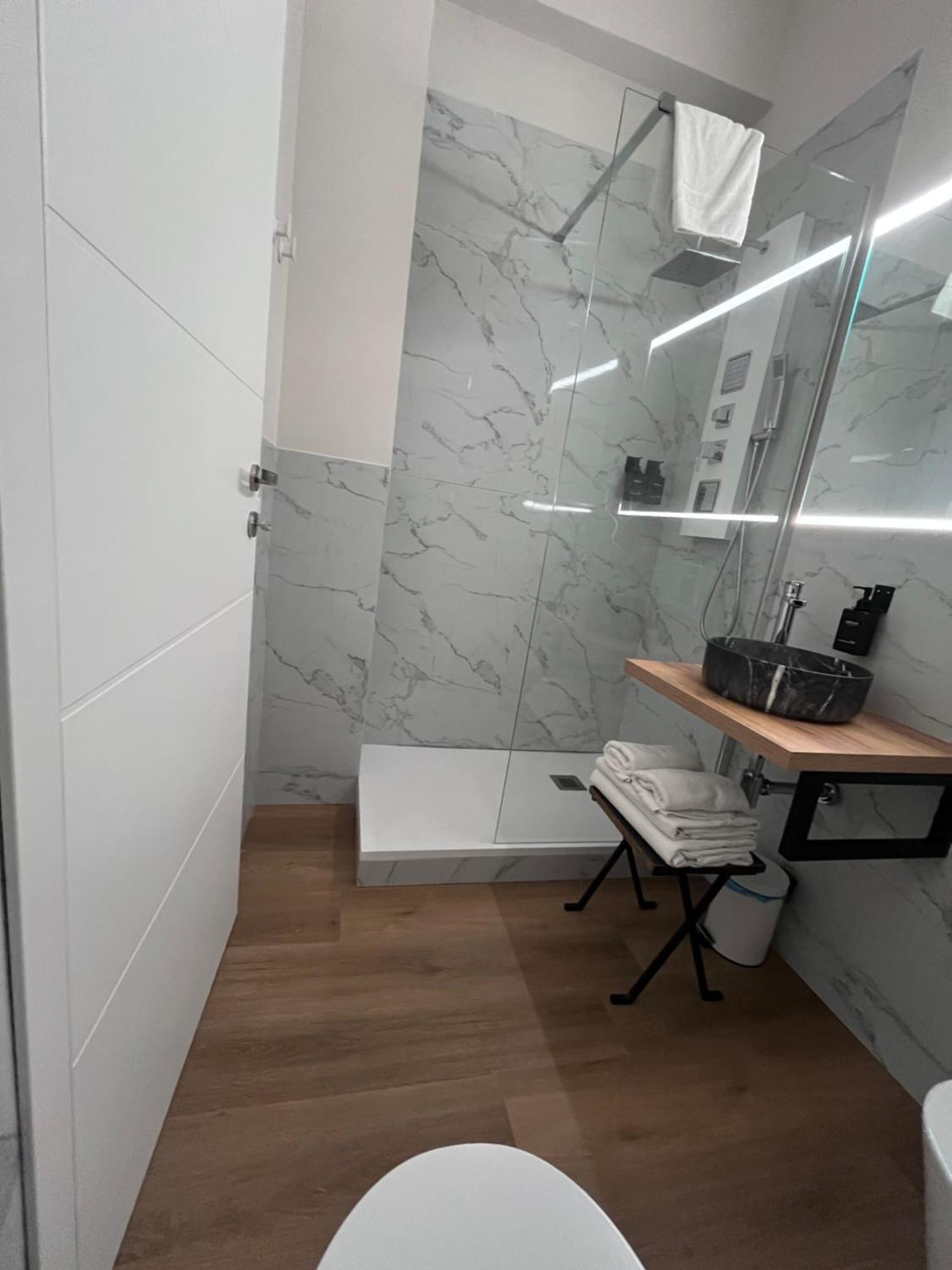 Double Room Private Bathroom