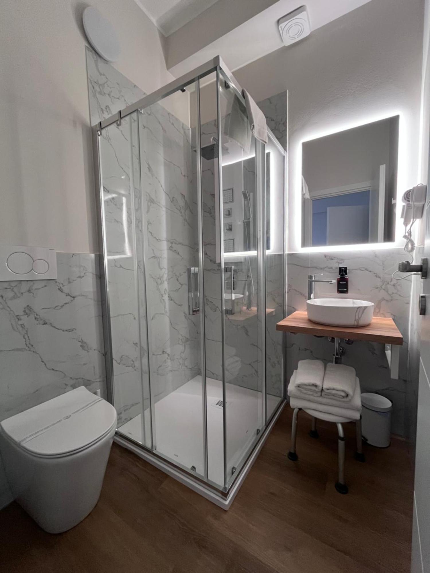 Double Room Private Bathroom