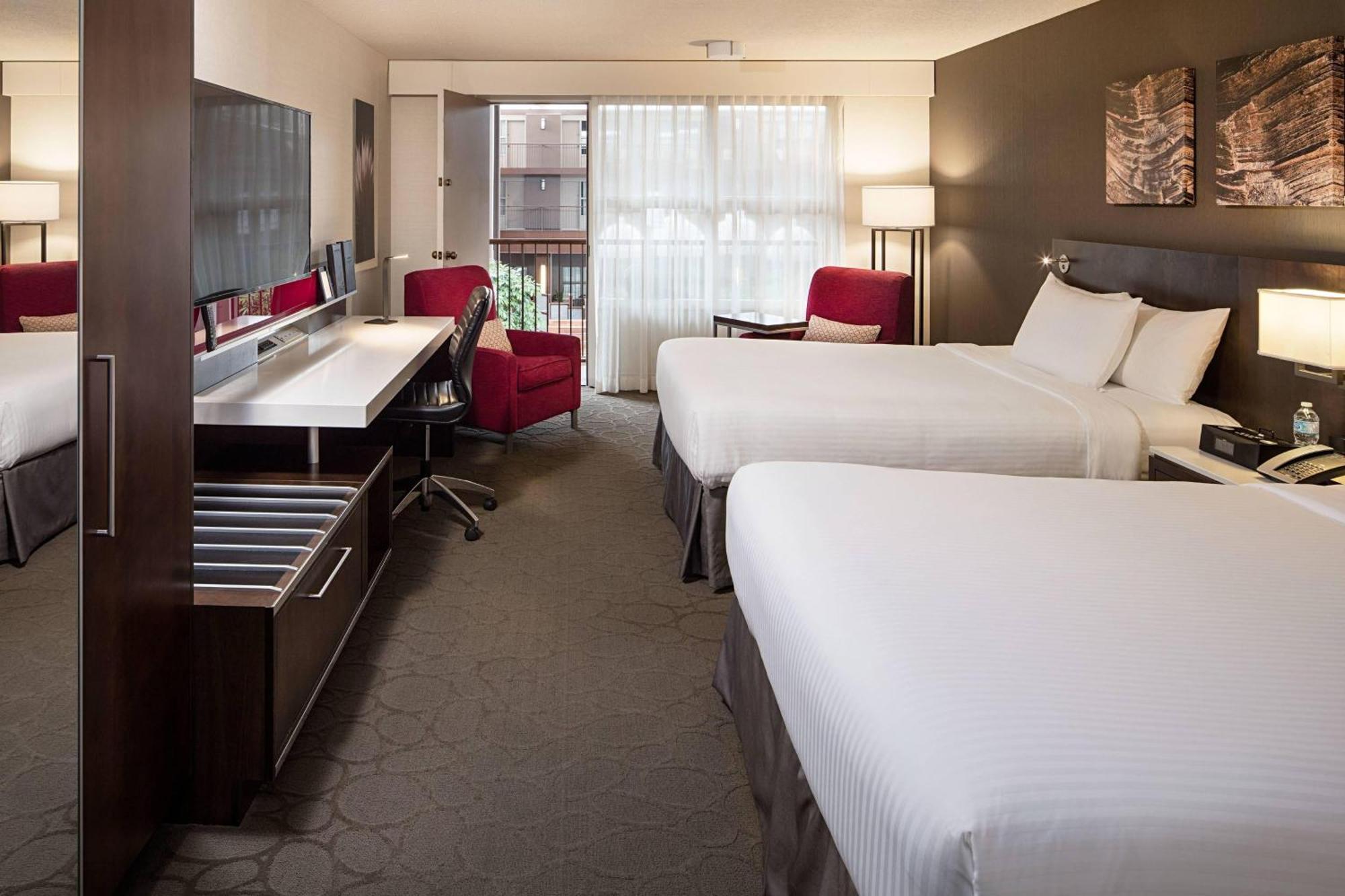 Queen Room Two Queen Beds Atrium Building