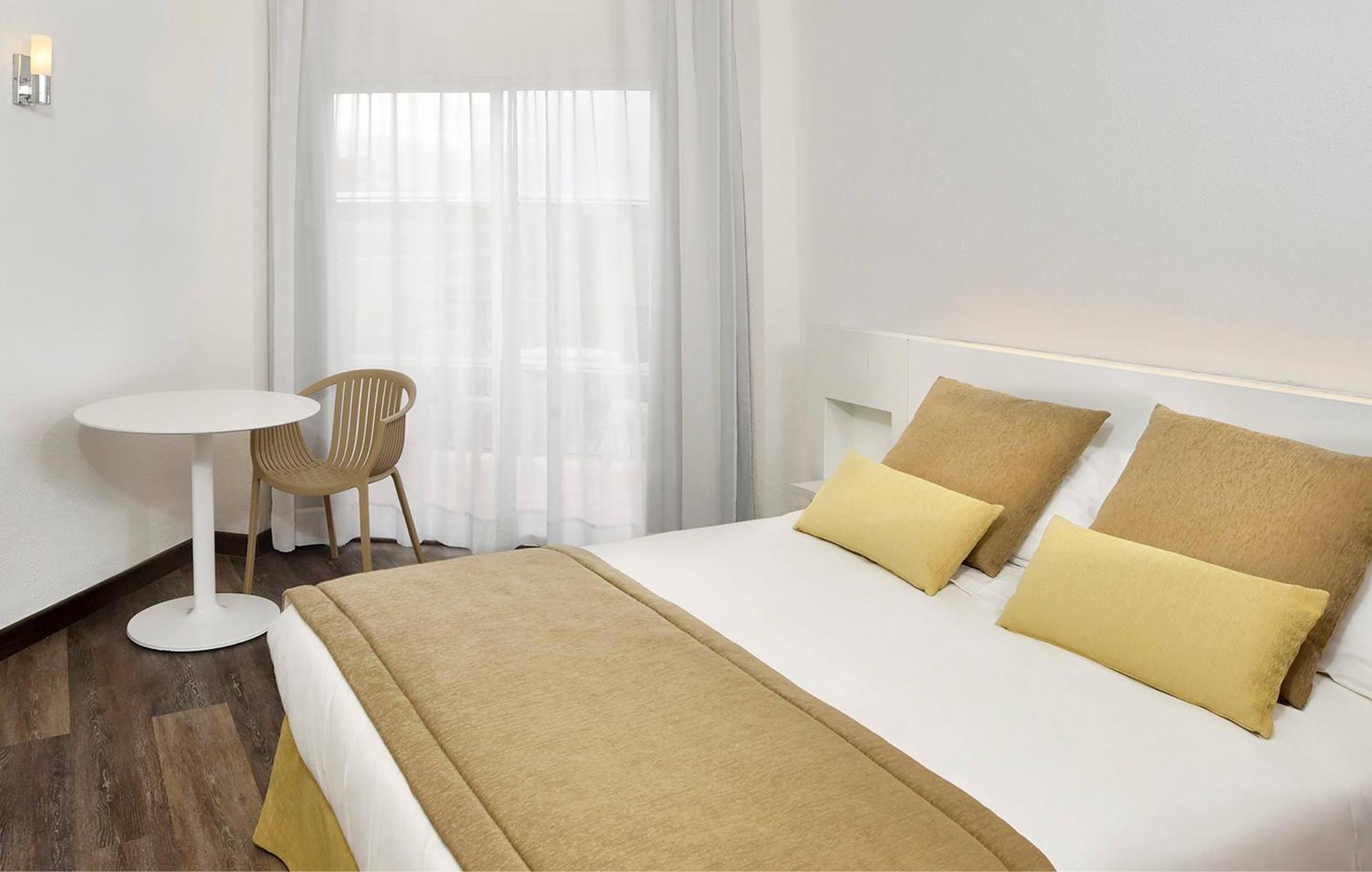 Sol Interconnected Room
