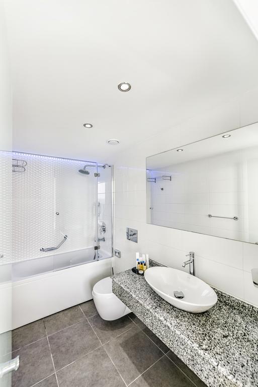 Chambre Double ou Lits Jumeaux (2 Adultes + 2 Enfants) - Vue sur Terres