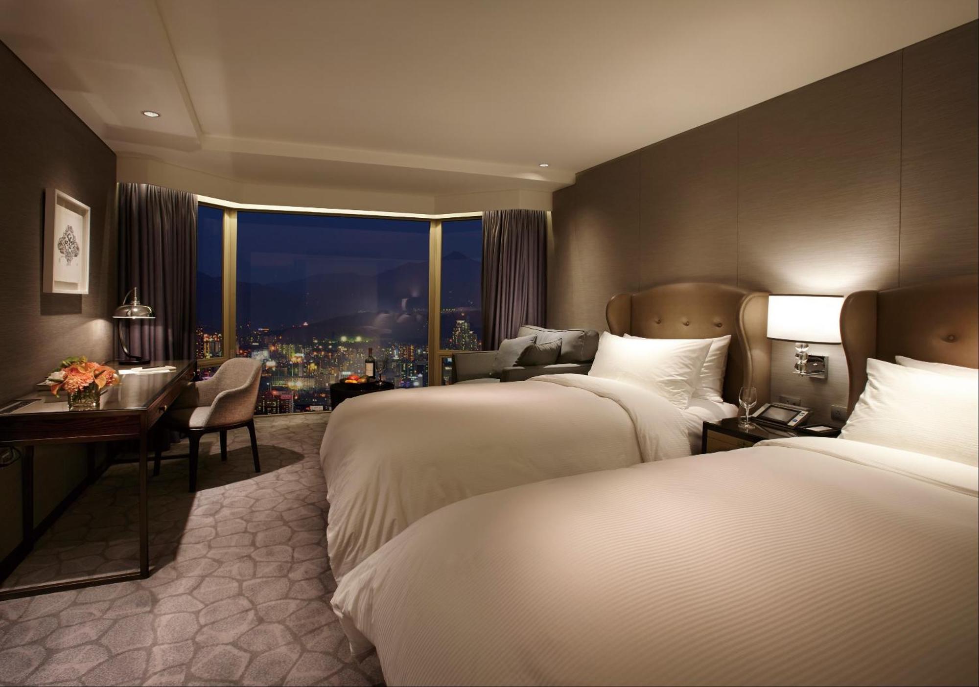 Deluxe Twin Room with City View - Annex